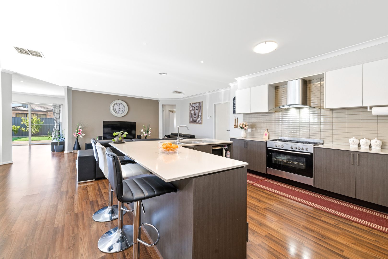 14 Edenvale Street, Manor Lakes - Thumbnail 3