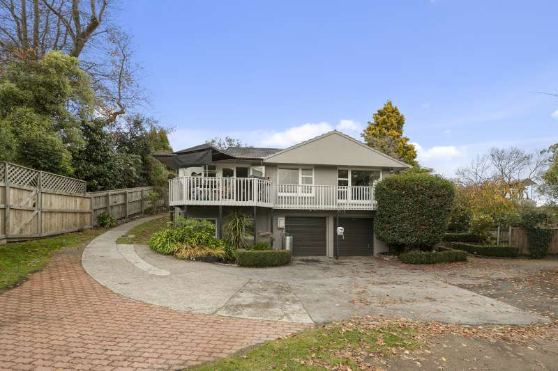 46 Kaka Street, Hilltop