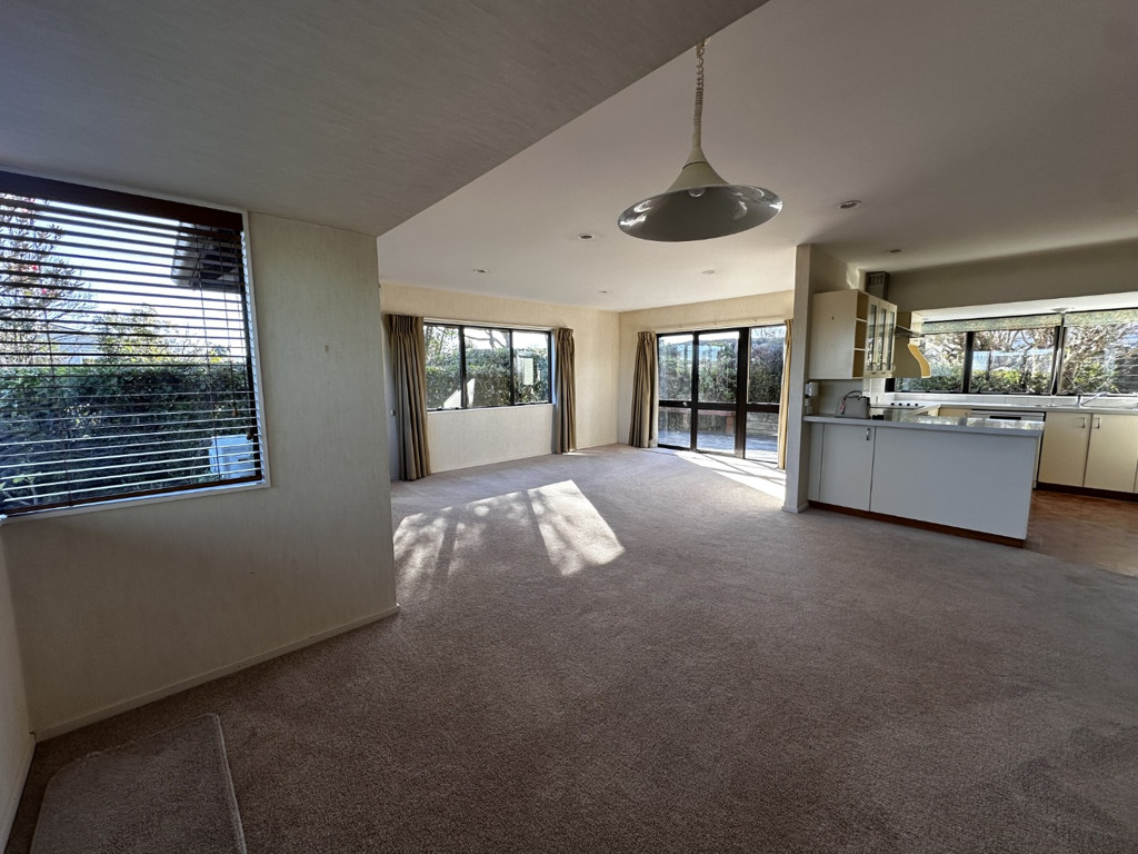2 Williams Street, Town Centre