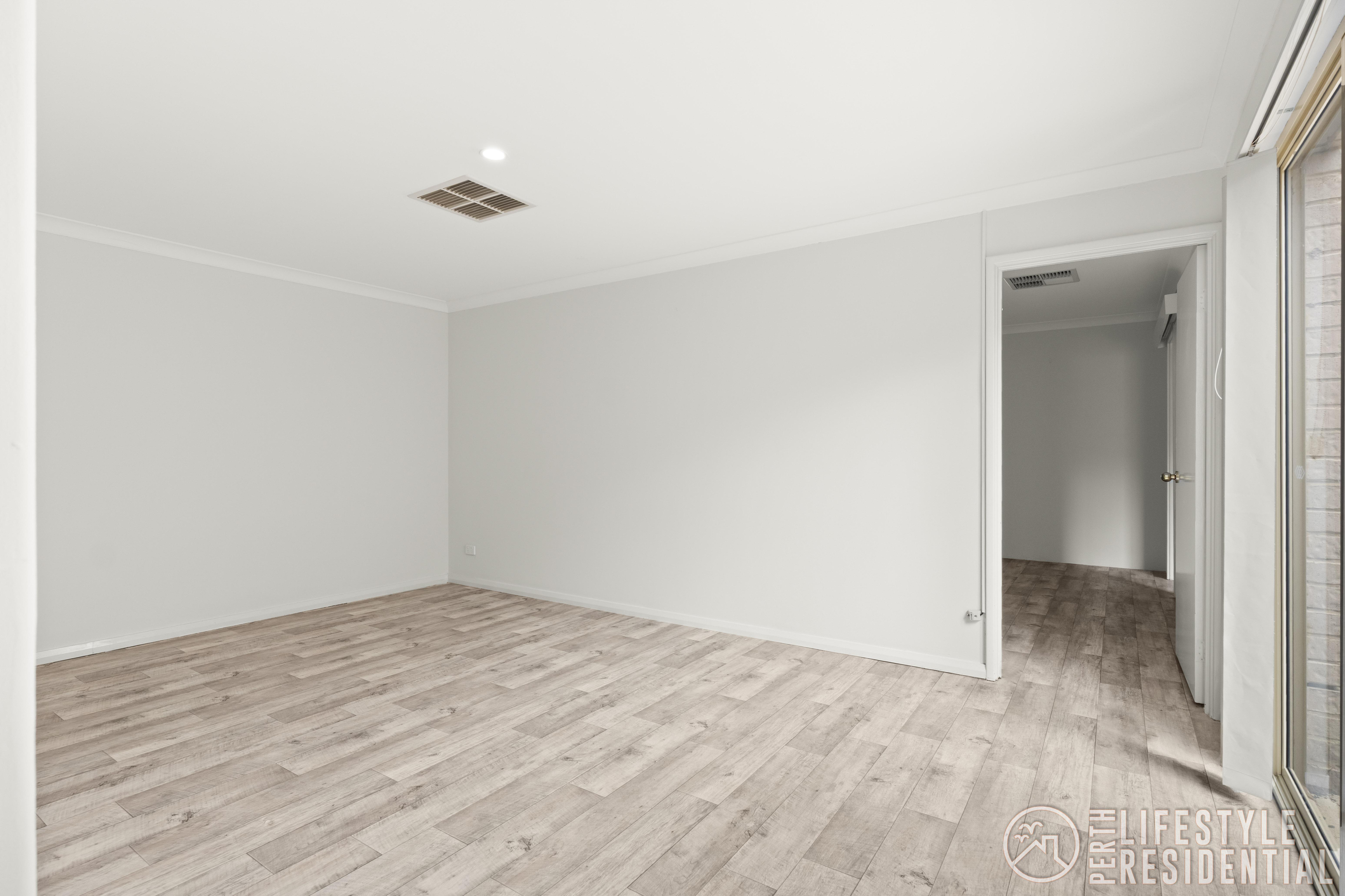 “U Beaut” Downsizer in a Prime Location! image 6