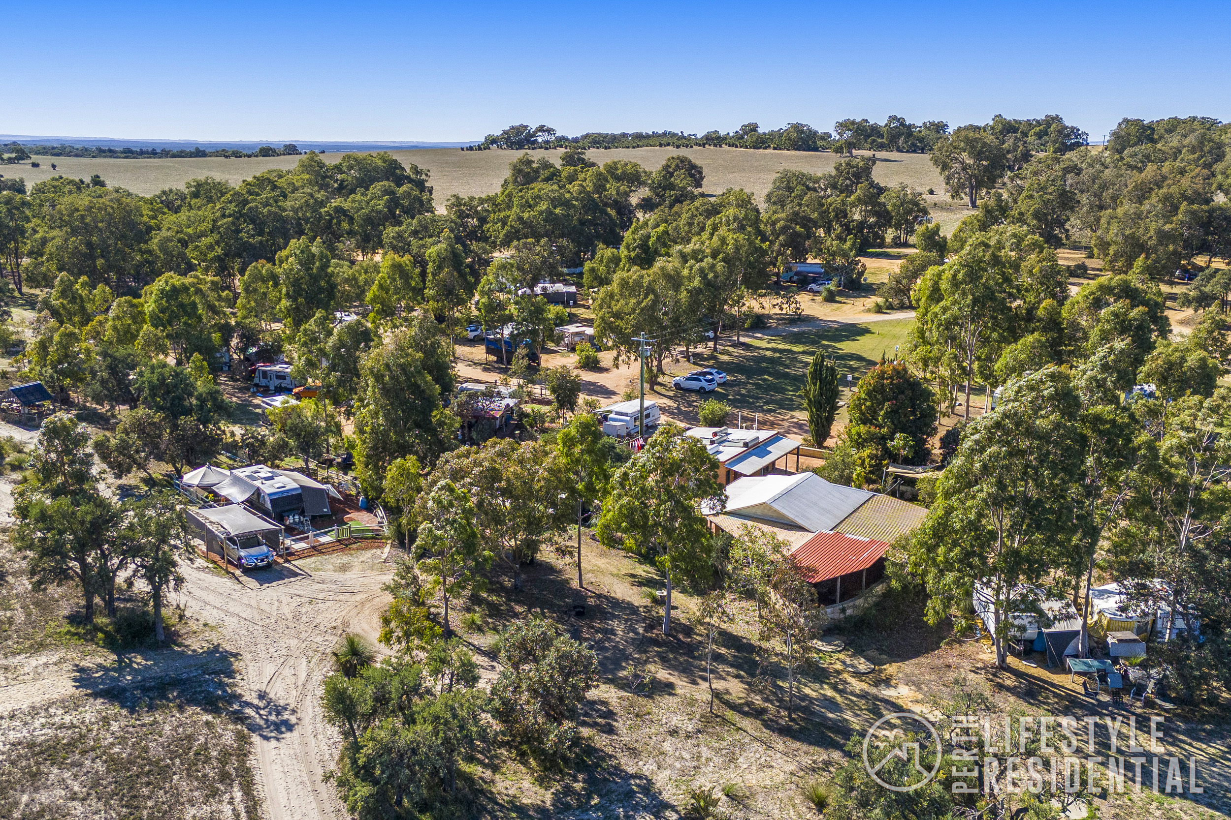 BACK TO NATURE CARAVAN PARK image 15