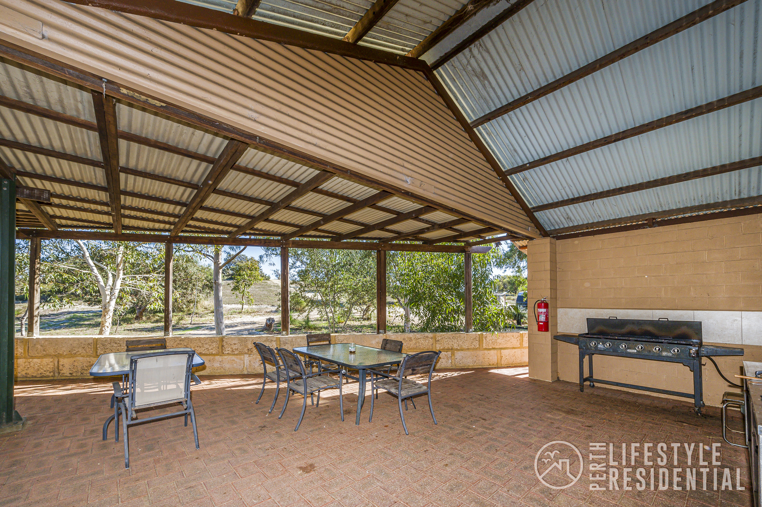 BACK TO NATURE CARAVAN PARK image 6