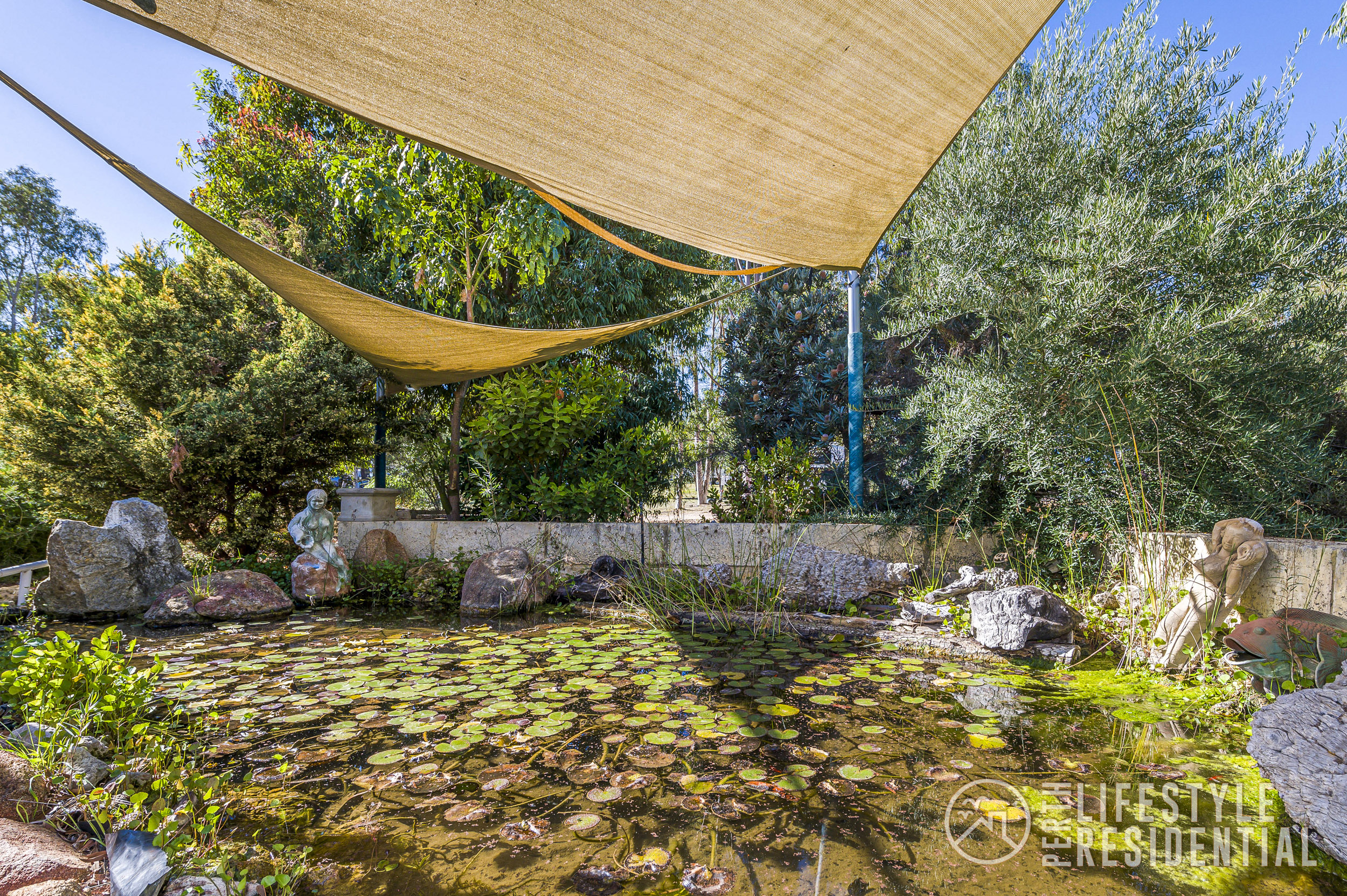 BACK TO NATURE CARAVAN PARK image 9