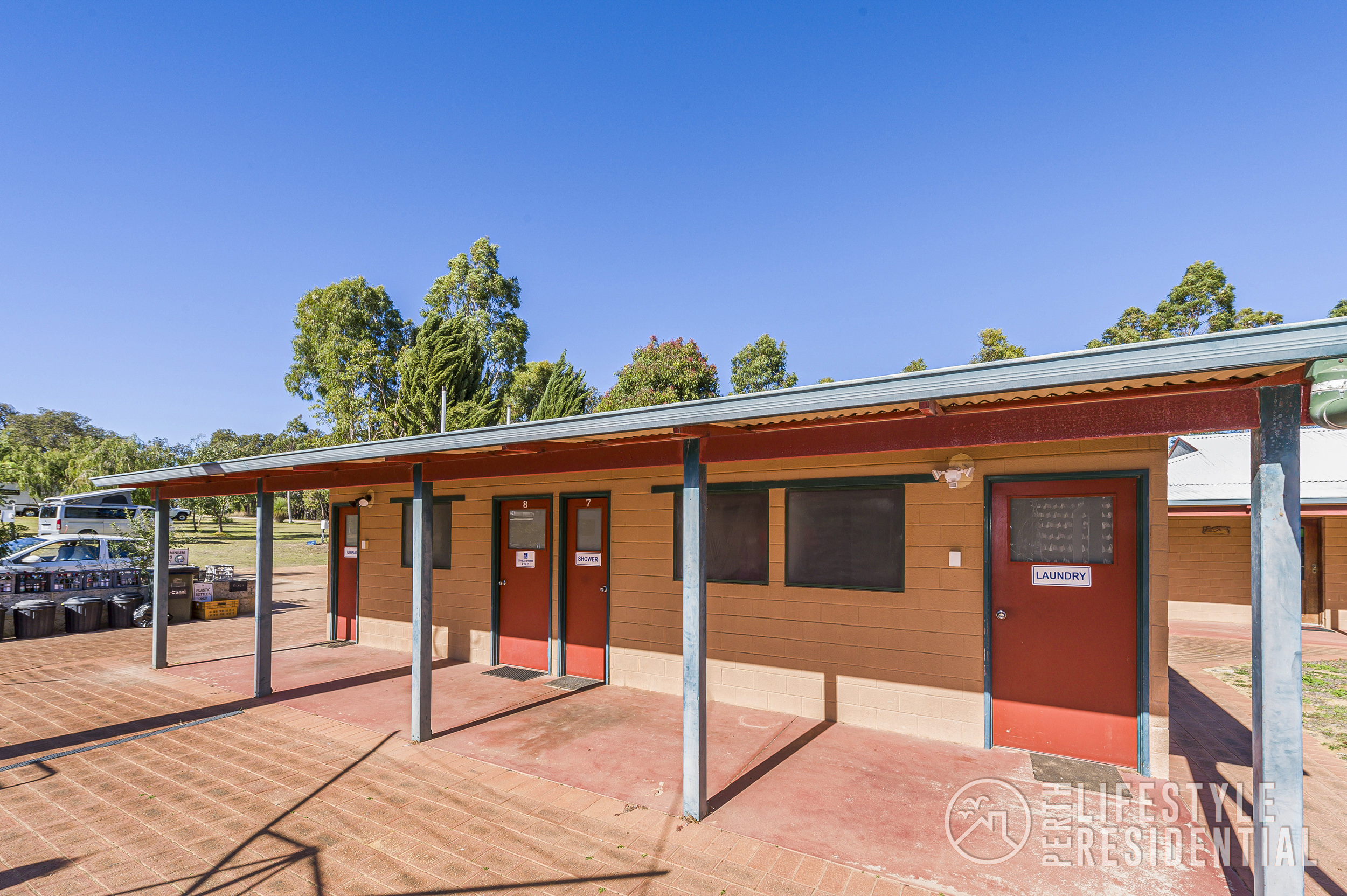 BACK TO NATURE CARAVAN PARK image 7