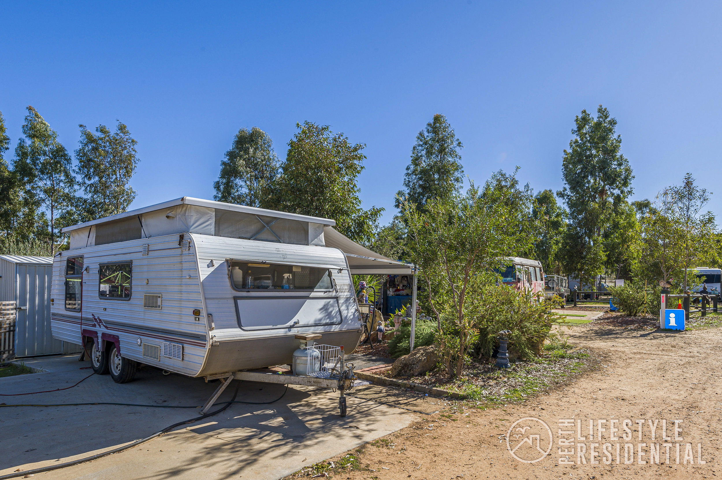 BACK TO NATURE CARAVAN PARK image 12