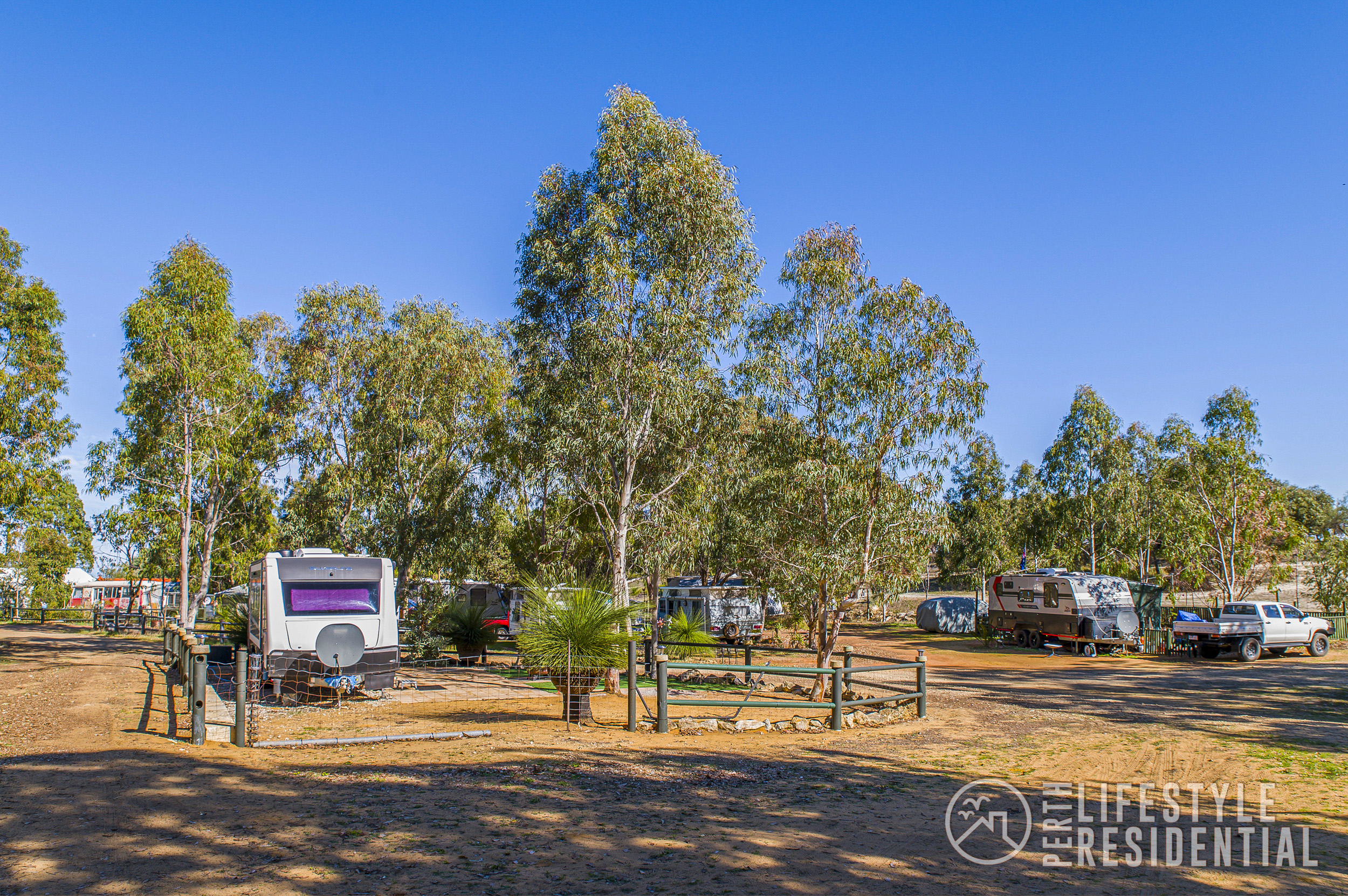 BACK TO NATURE CARAVAN PARK image 23