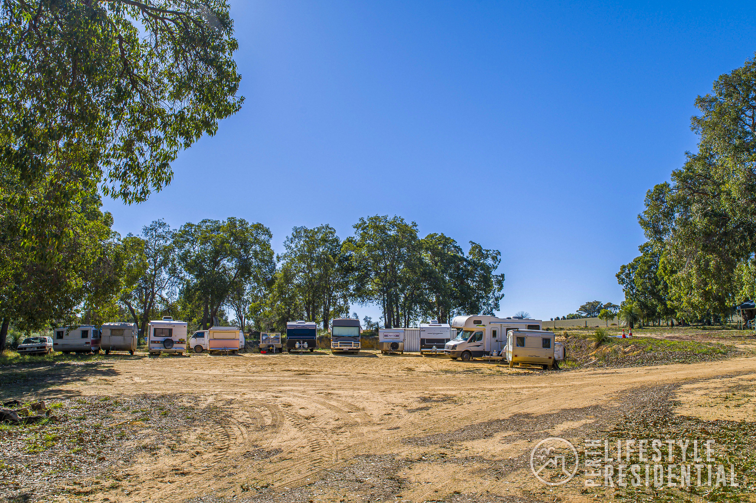 BACK TO NATURE CARAVAN PARK image 24