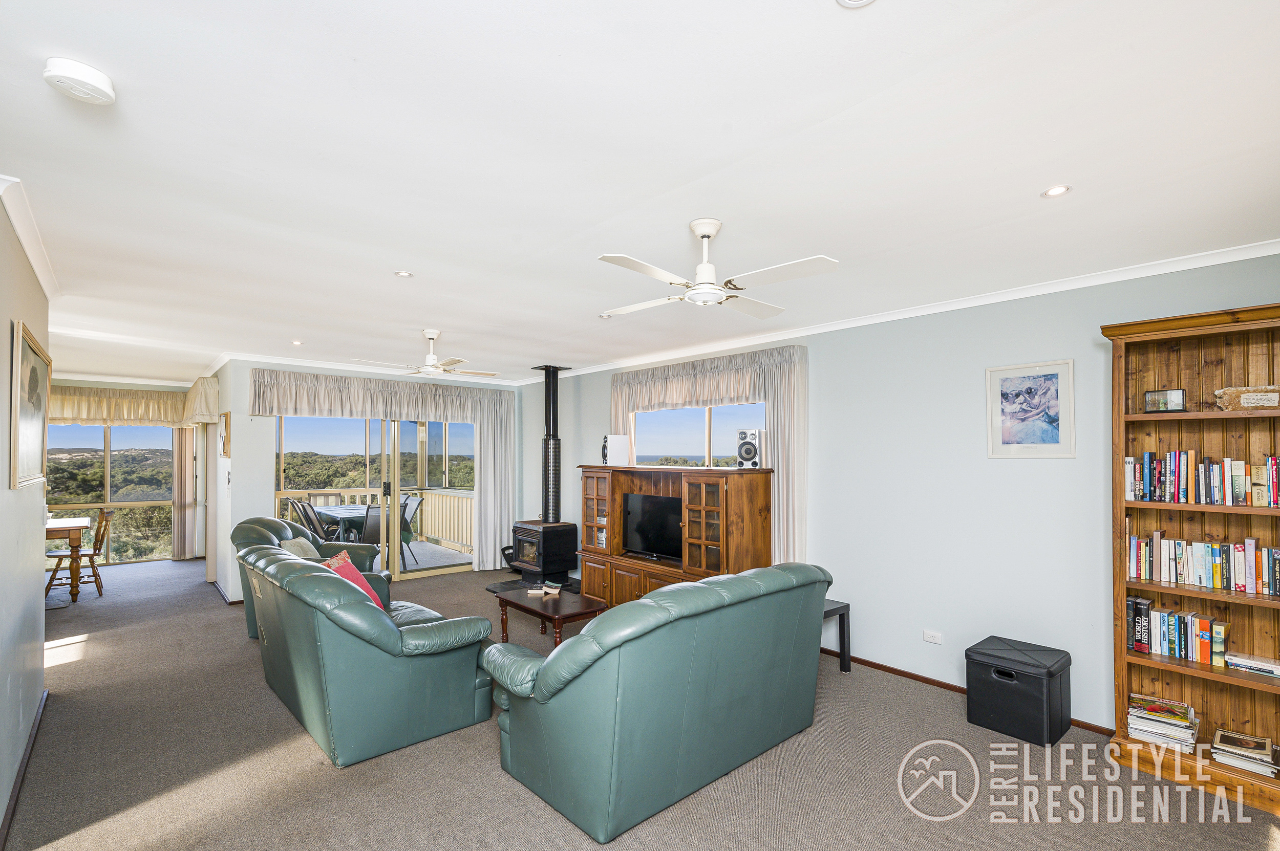 4/8 Collett Place, GUILDERTON, WA, 6041 property image