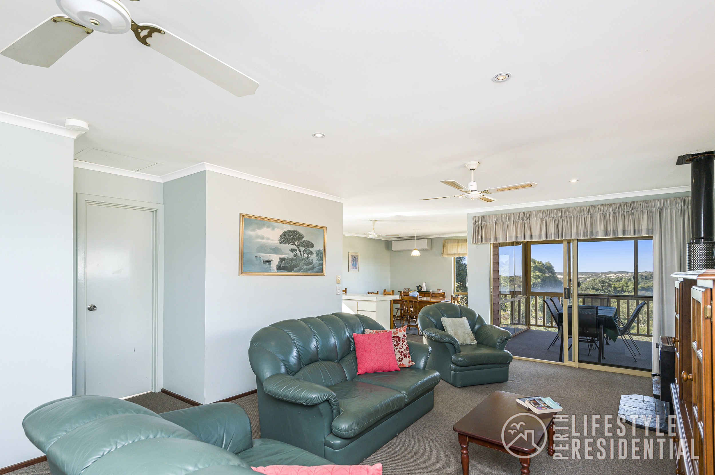 4/8 Collett Place, GUILDERTON, WA, 6041 property image