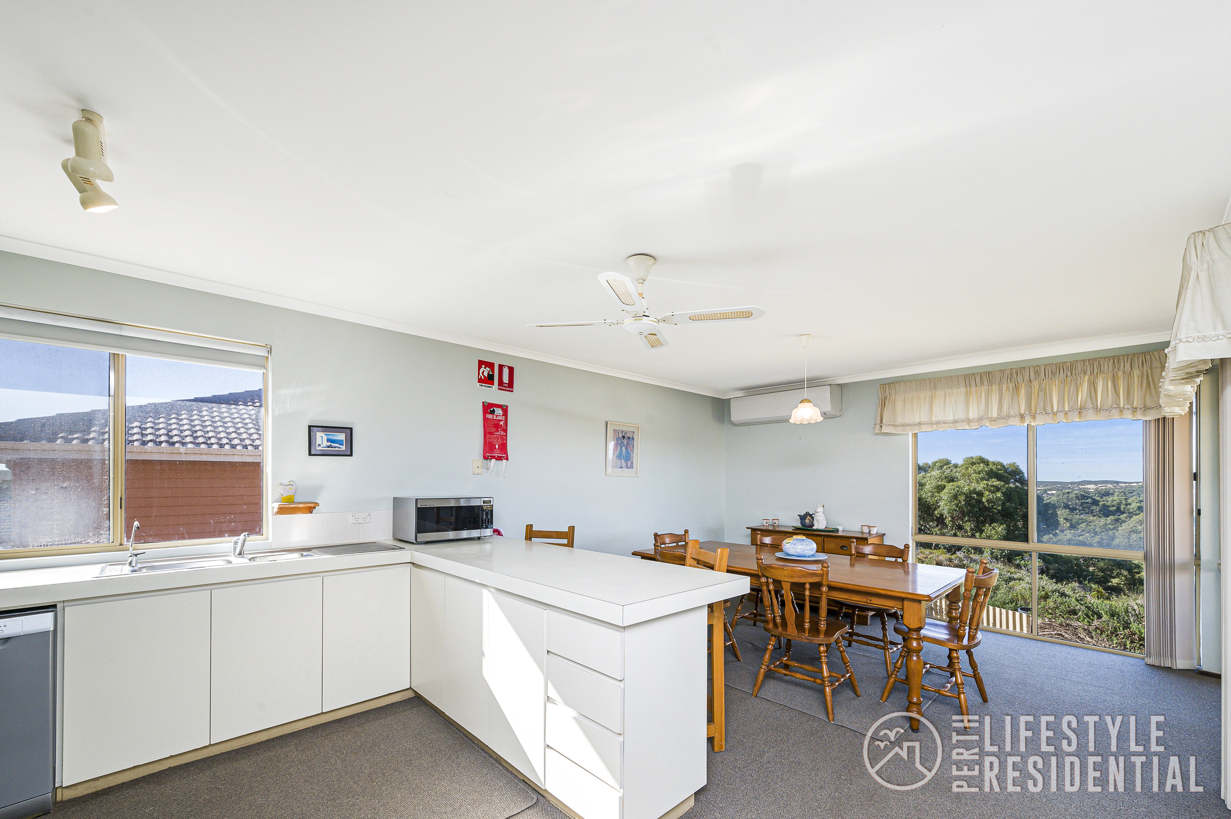 4/8 Collett Place, GUILDERTON, WA, 6041 property image