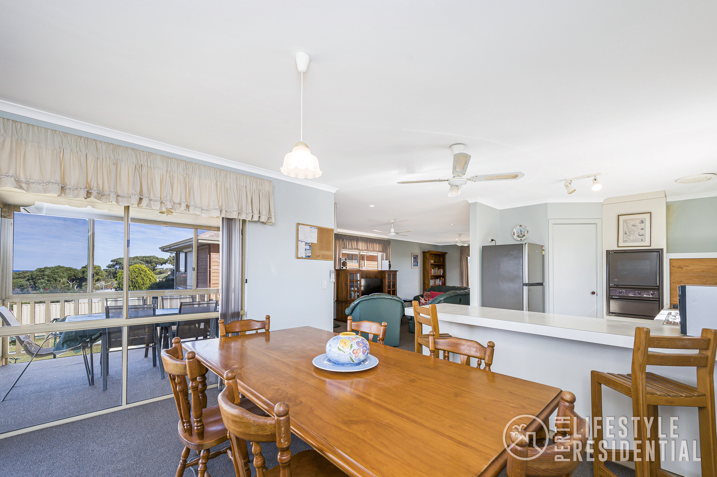 4/8 Collett Place, GUILDERTON, WA, 6041 property image
