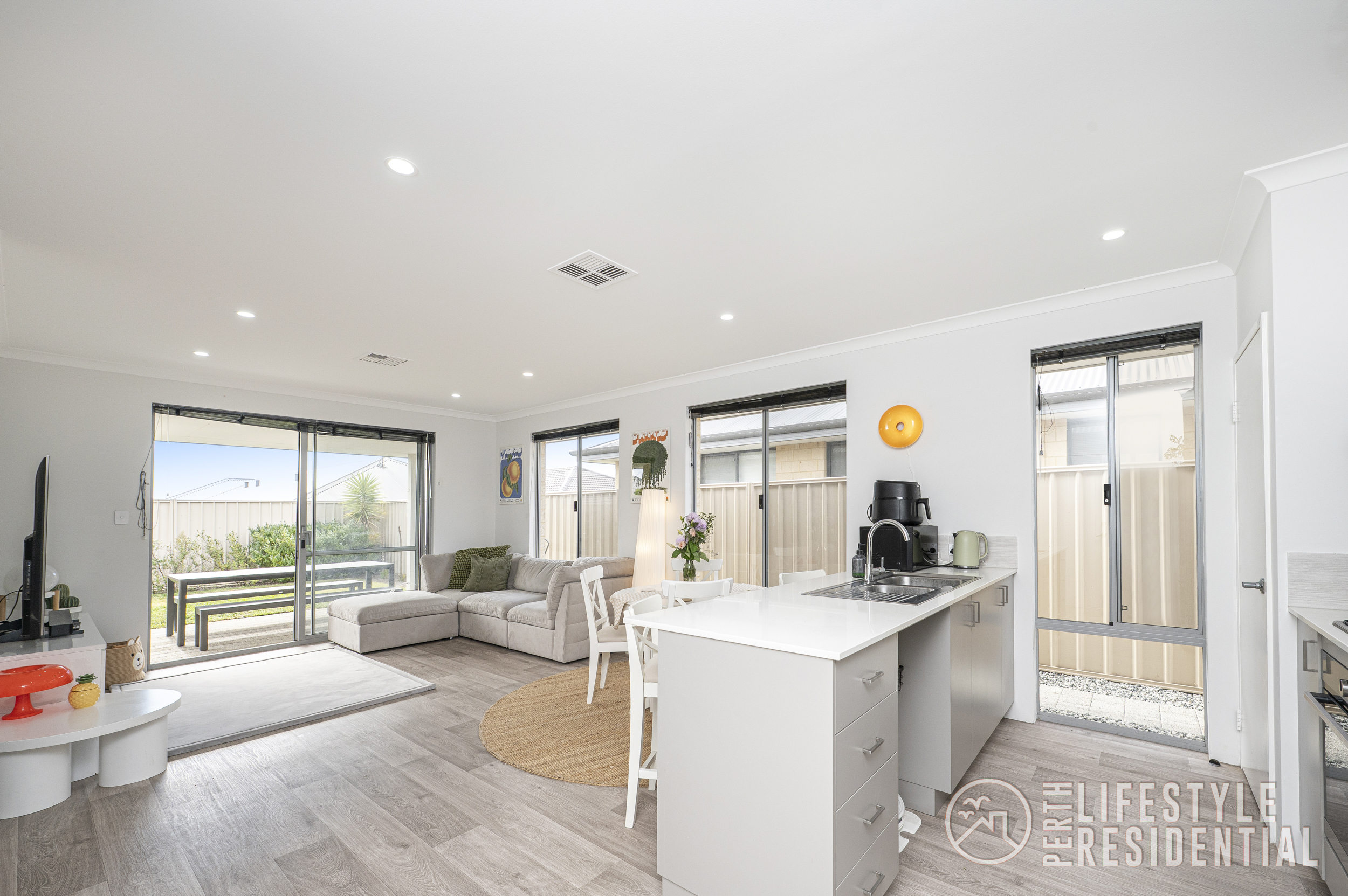 15 Thistle Way, TWO ROCKS, WA, 6037 property image