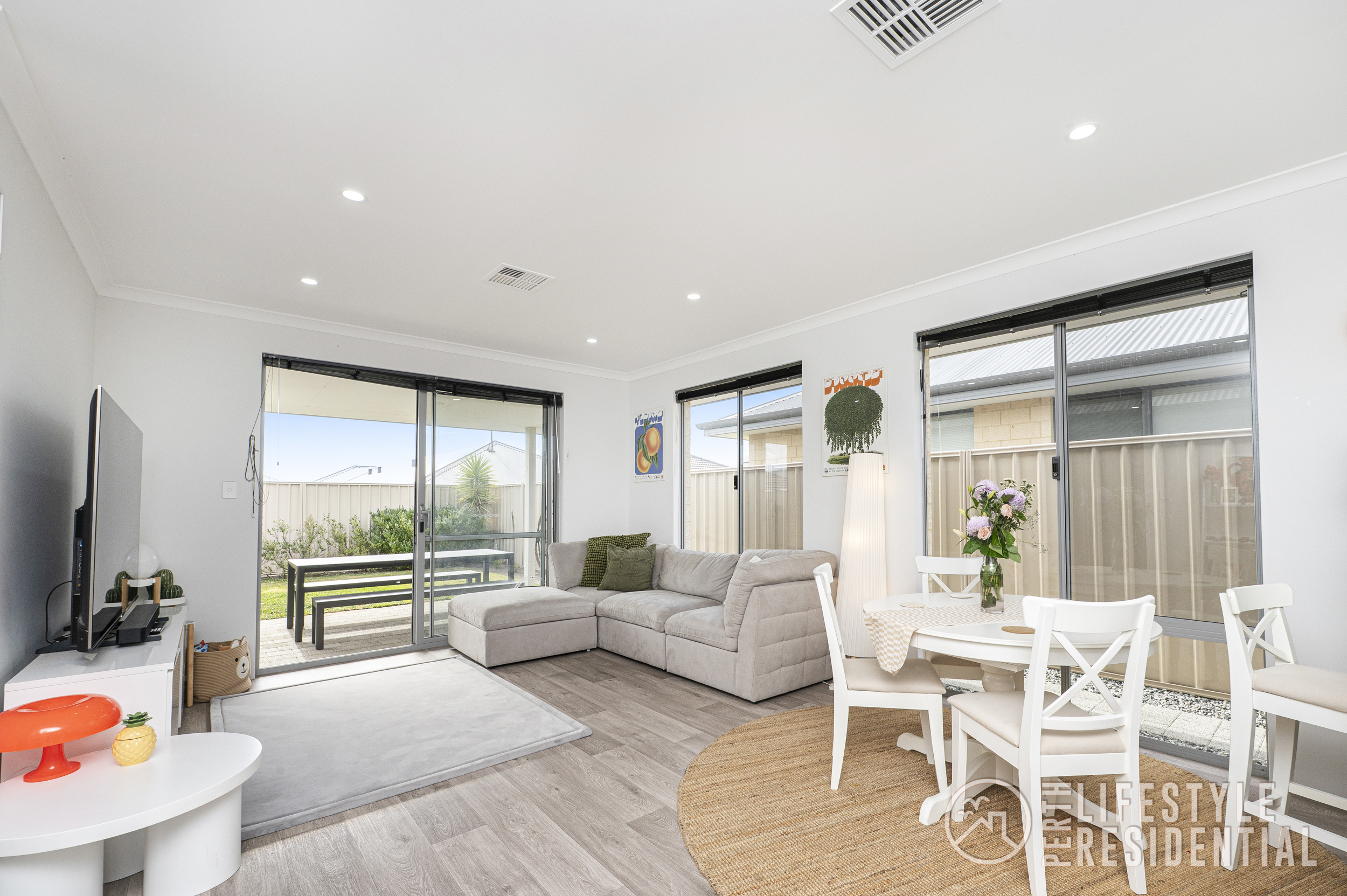 15 Thistle Way, TWO ROCKS, WA, 6037 property image