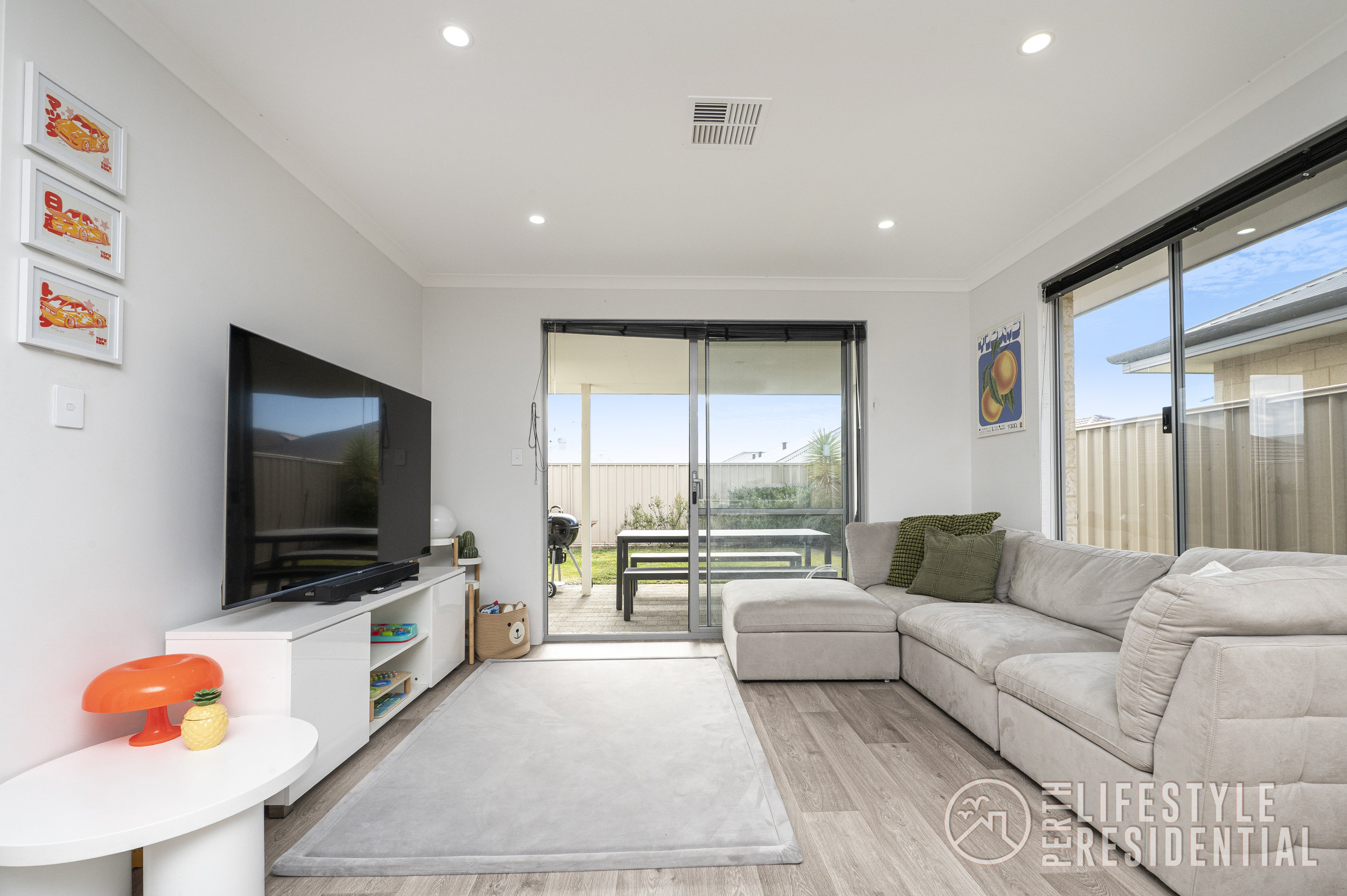 15 Thistle Way, TWO ROCKS, WA, 6037 property image