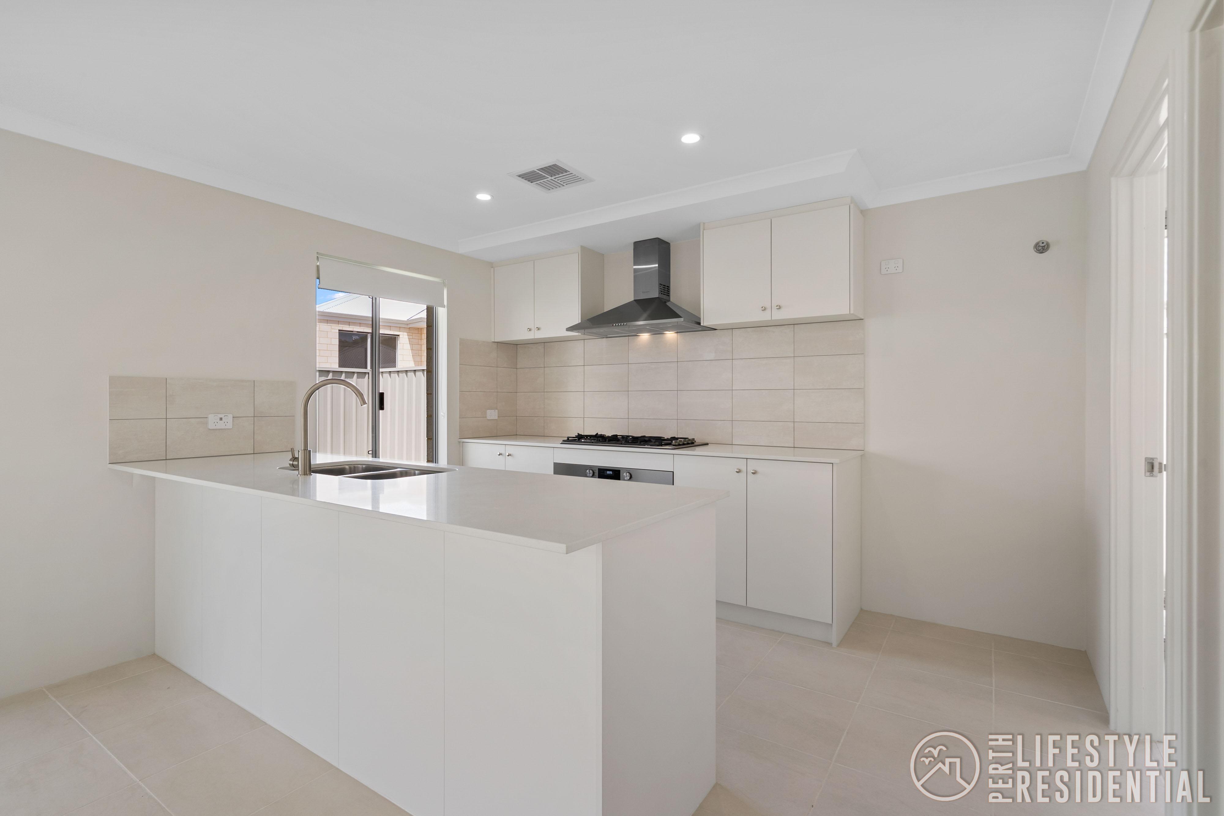 BRAND NEW LUXURY LIVING image 6
