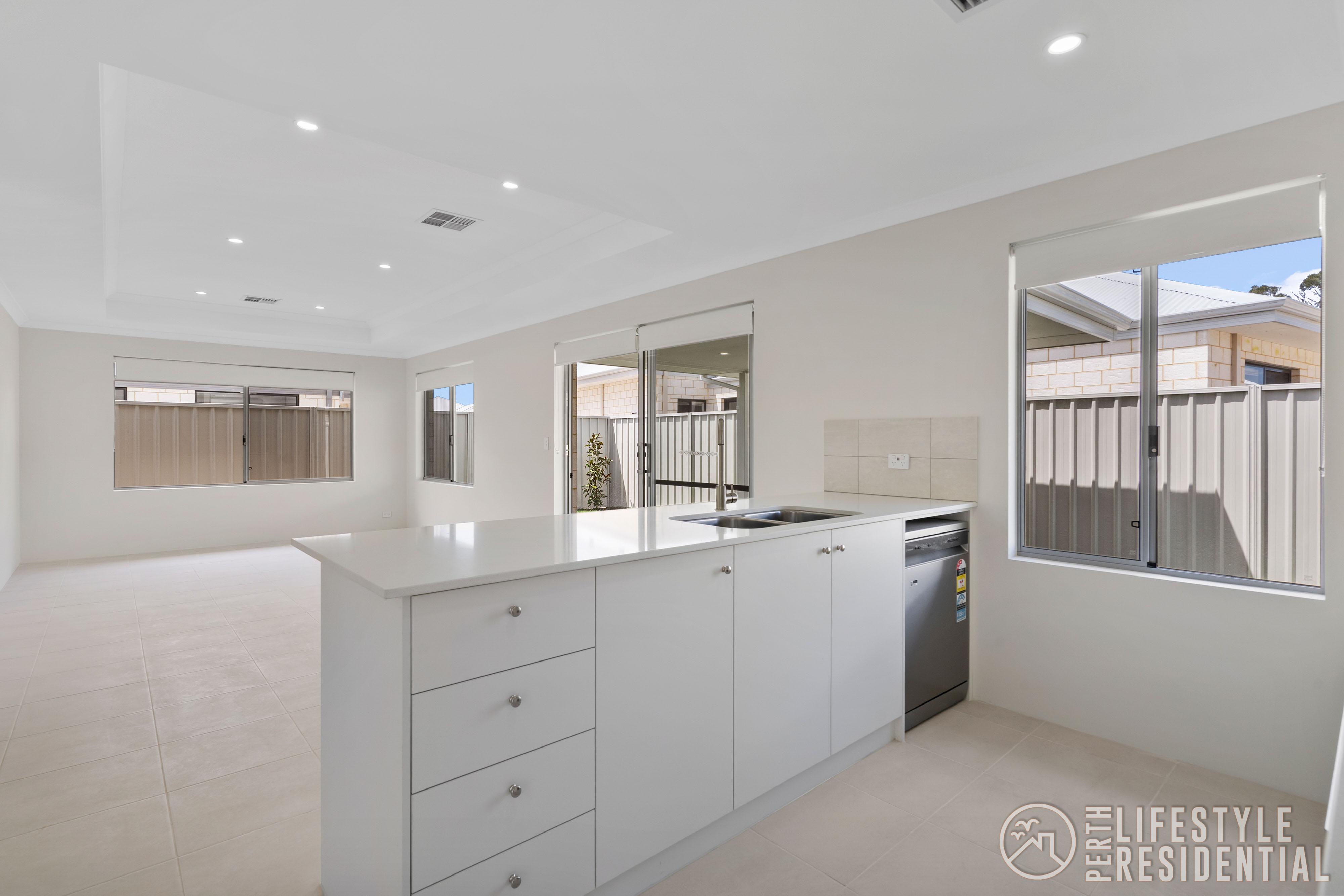 BRAND NEW LUXURY LIVING image 4