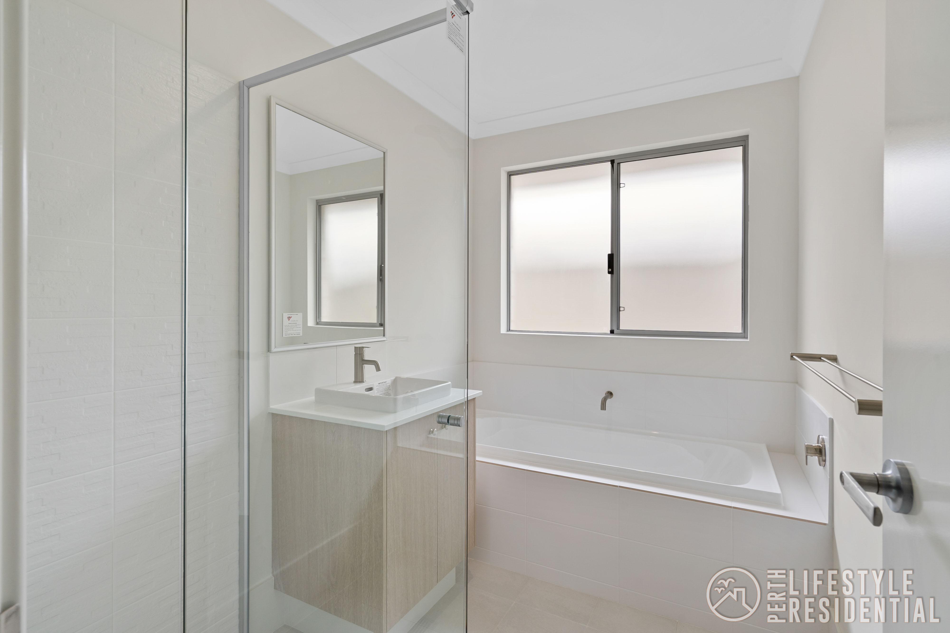 BRAND NEW LUXURY LIVING image 11