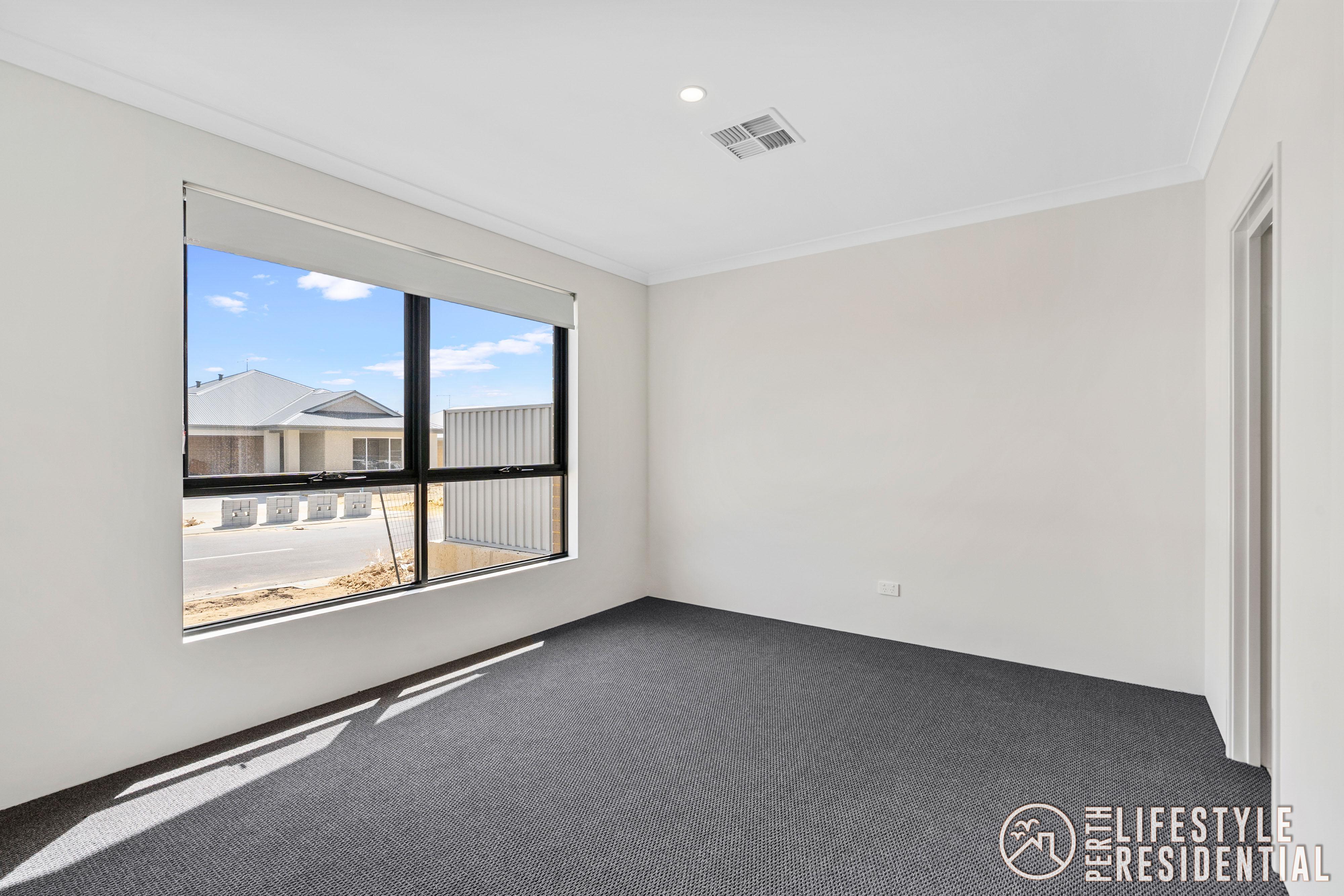 BRAND NEW 6 BEDROOM HOME WITH SEPERATE LIVING image 4