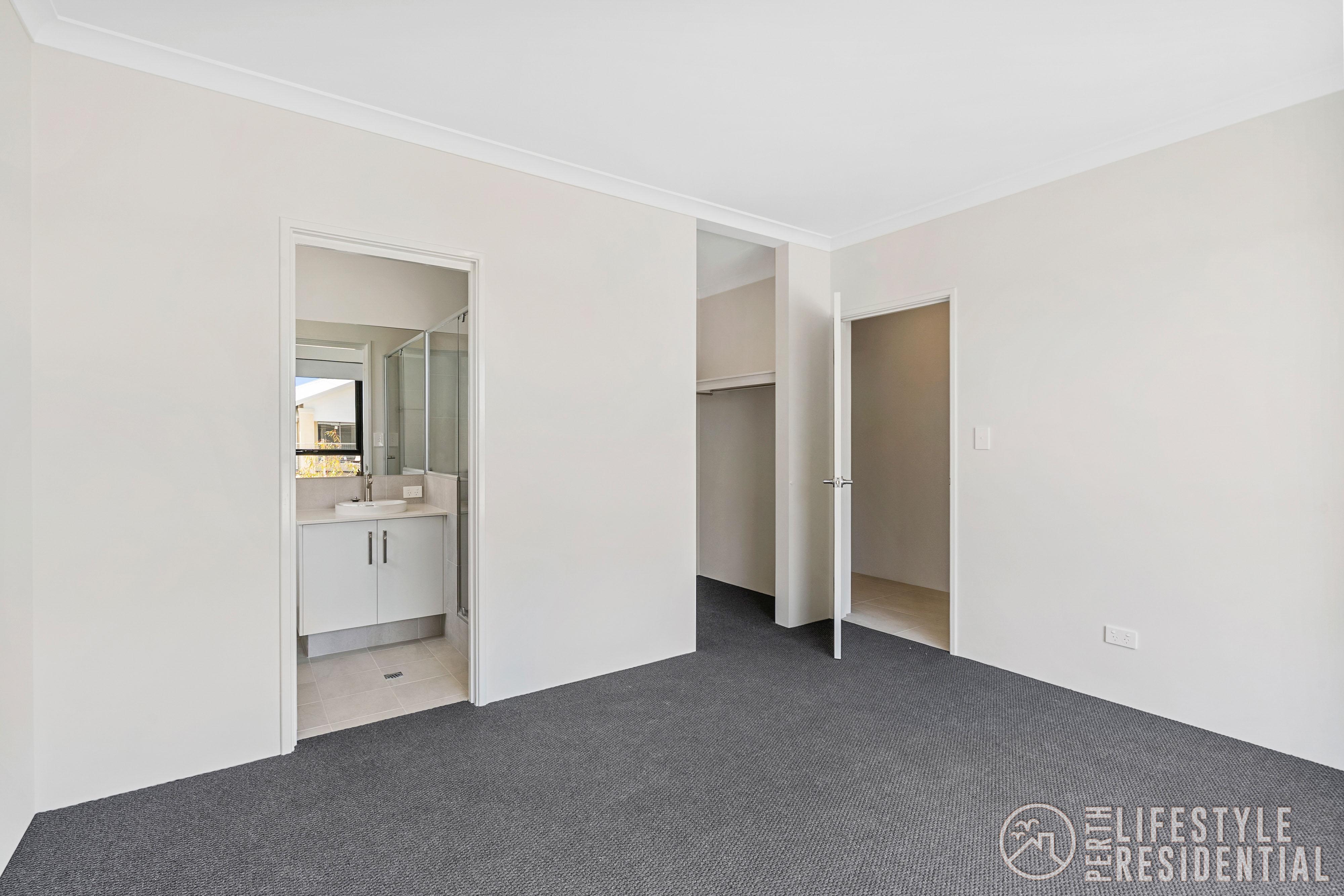 BRAND NEW 6 BEDROOM HOME WITH SEPERATE LIVING image 5