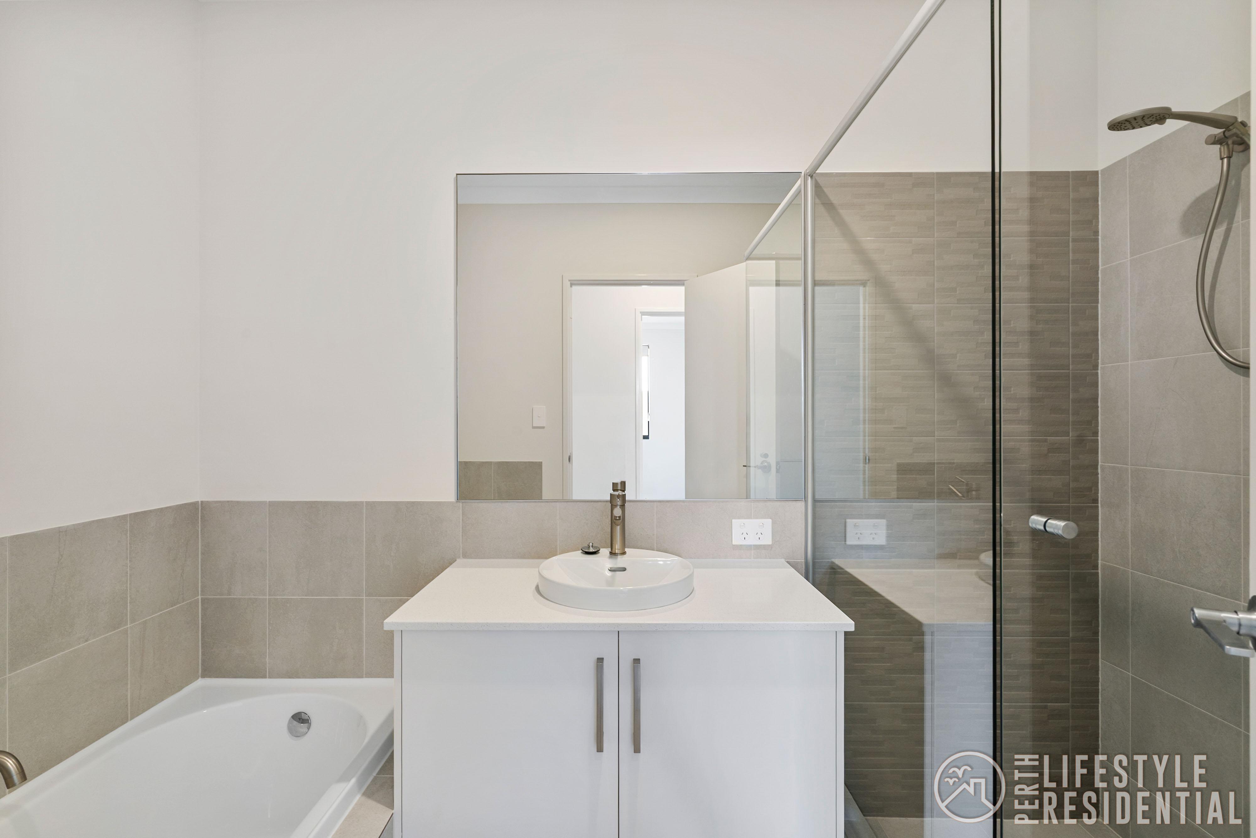 BRAND NEW 6 BEDROOM HOME WITH SEPERATE LIVING image 13