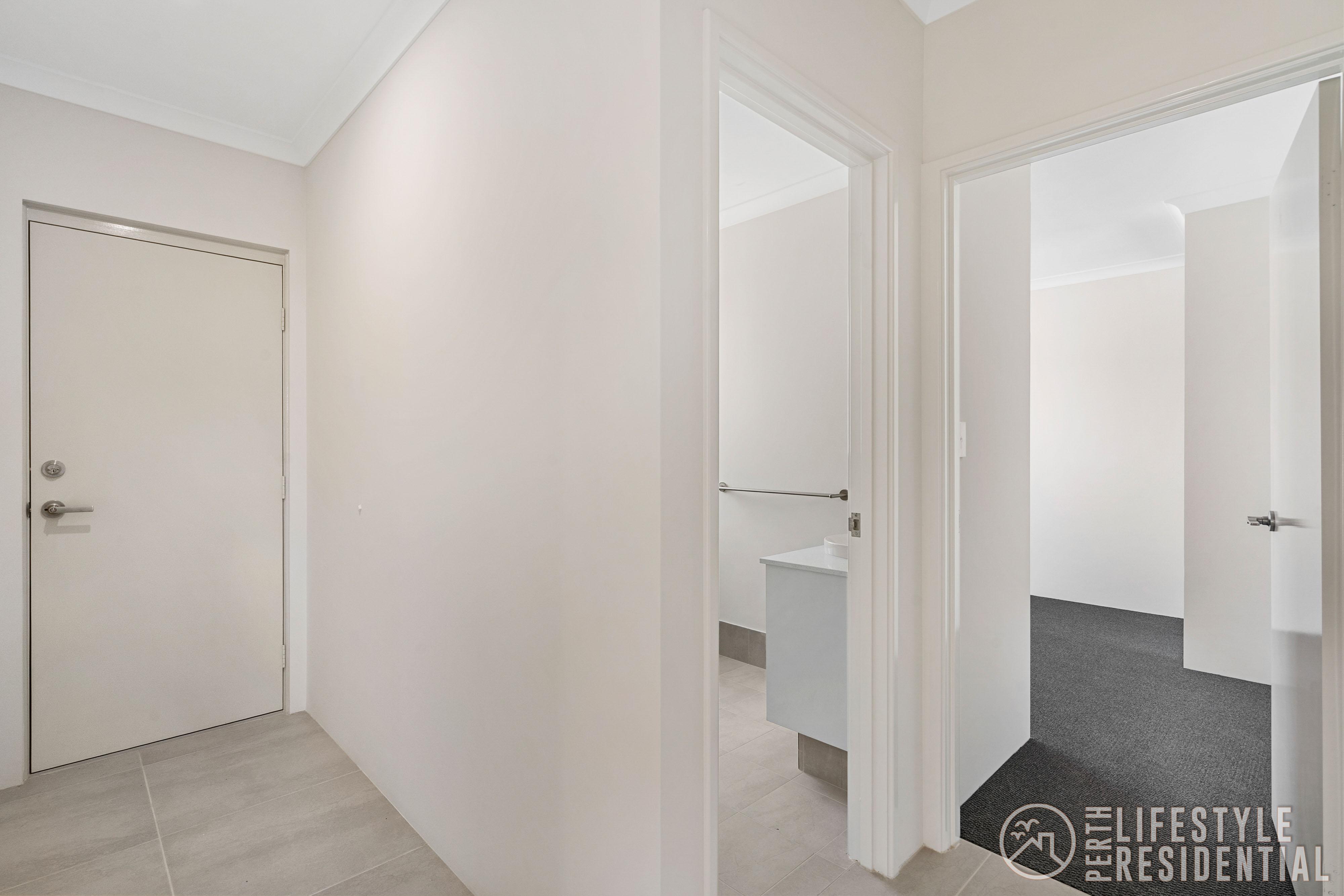 BRAND NEW 6 BEDROOM HOME WITH SEPERATE LIVING image 25