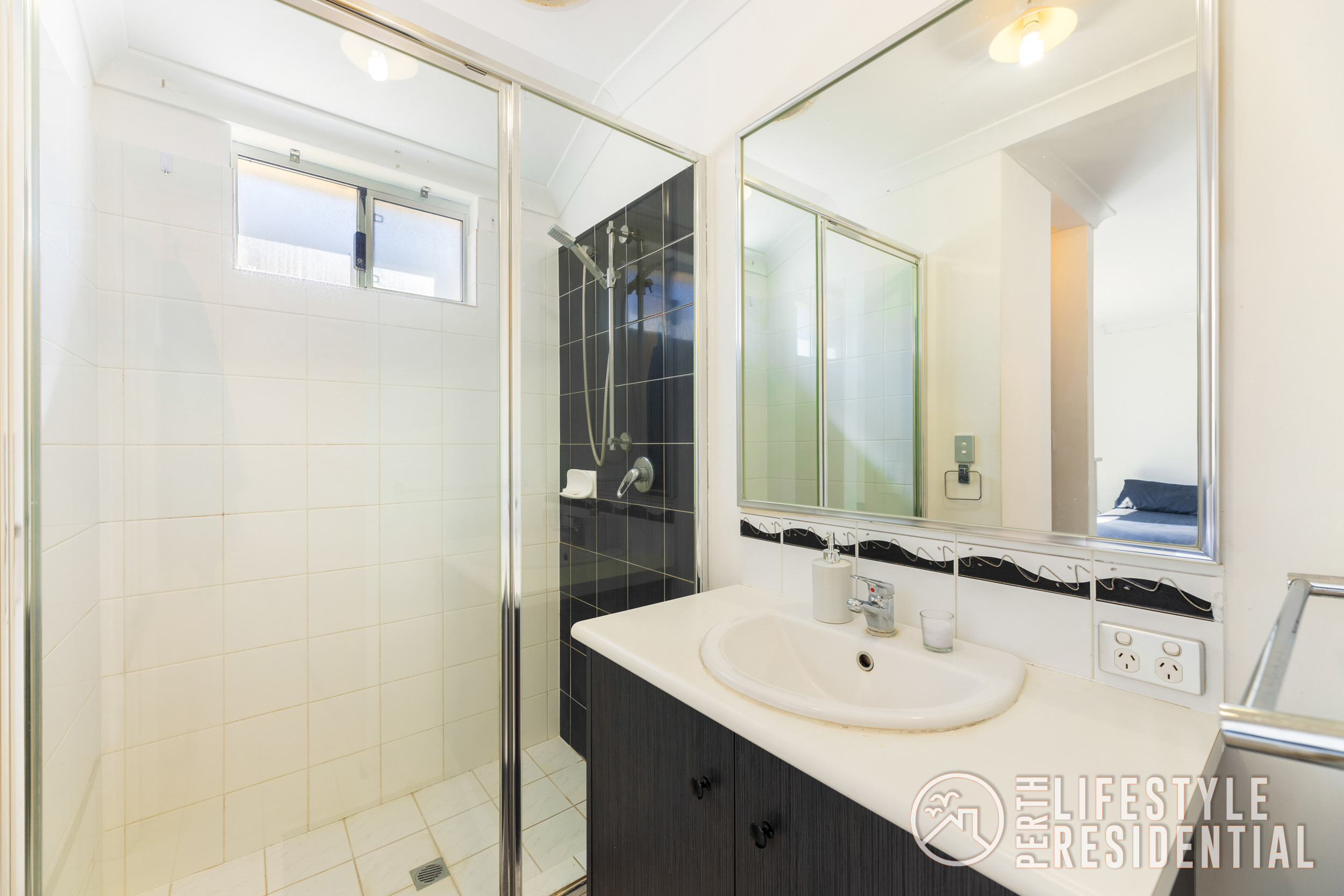COMFORT & LIFESTYLE LIVING image 17