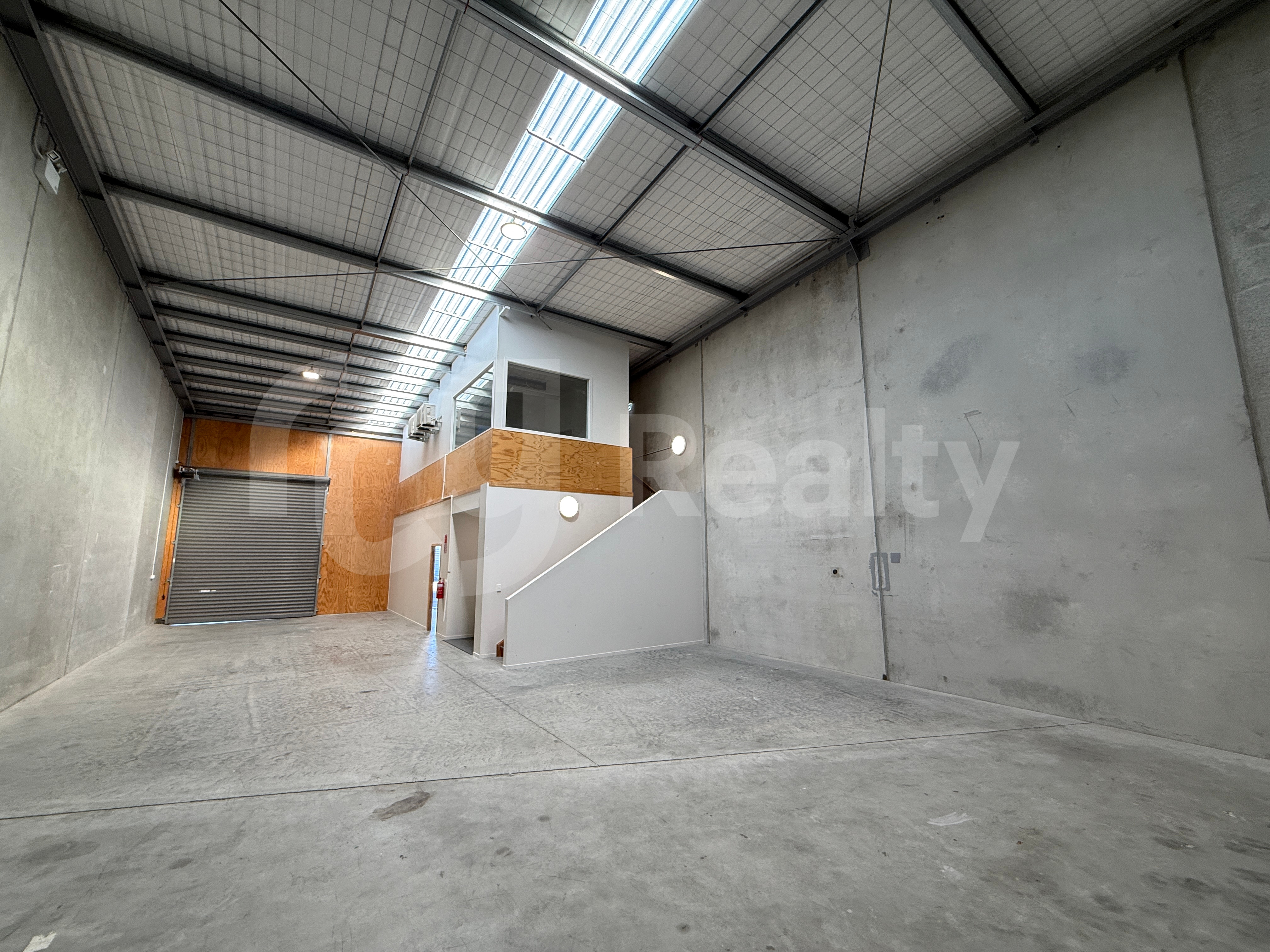 Wiri  Tilt Slab Industrial Simplicity - 258sqm