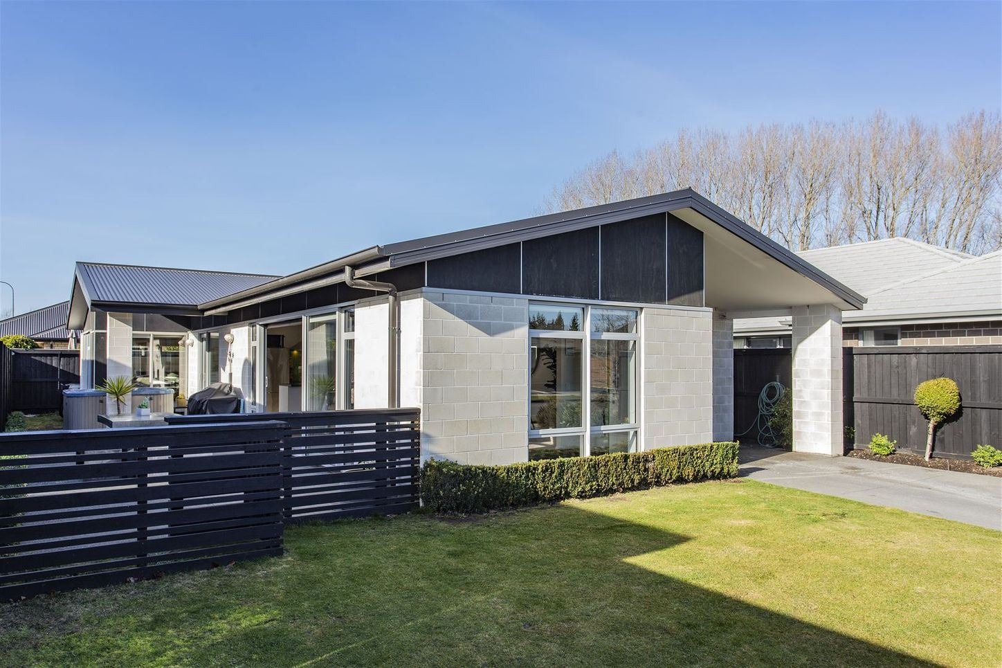 Fantastic Sunny Townhouse