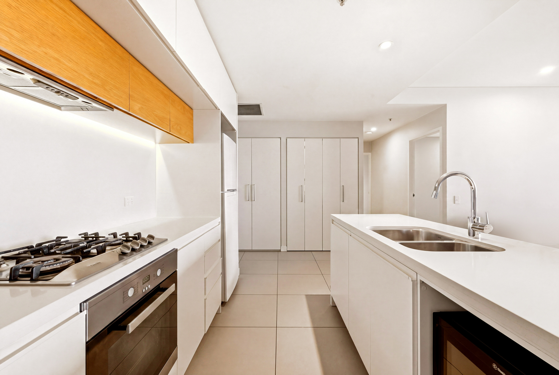 20611/37D Harbour Road, Hamilton For Sale by Aurora Property - image 5