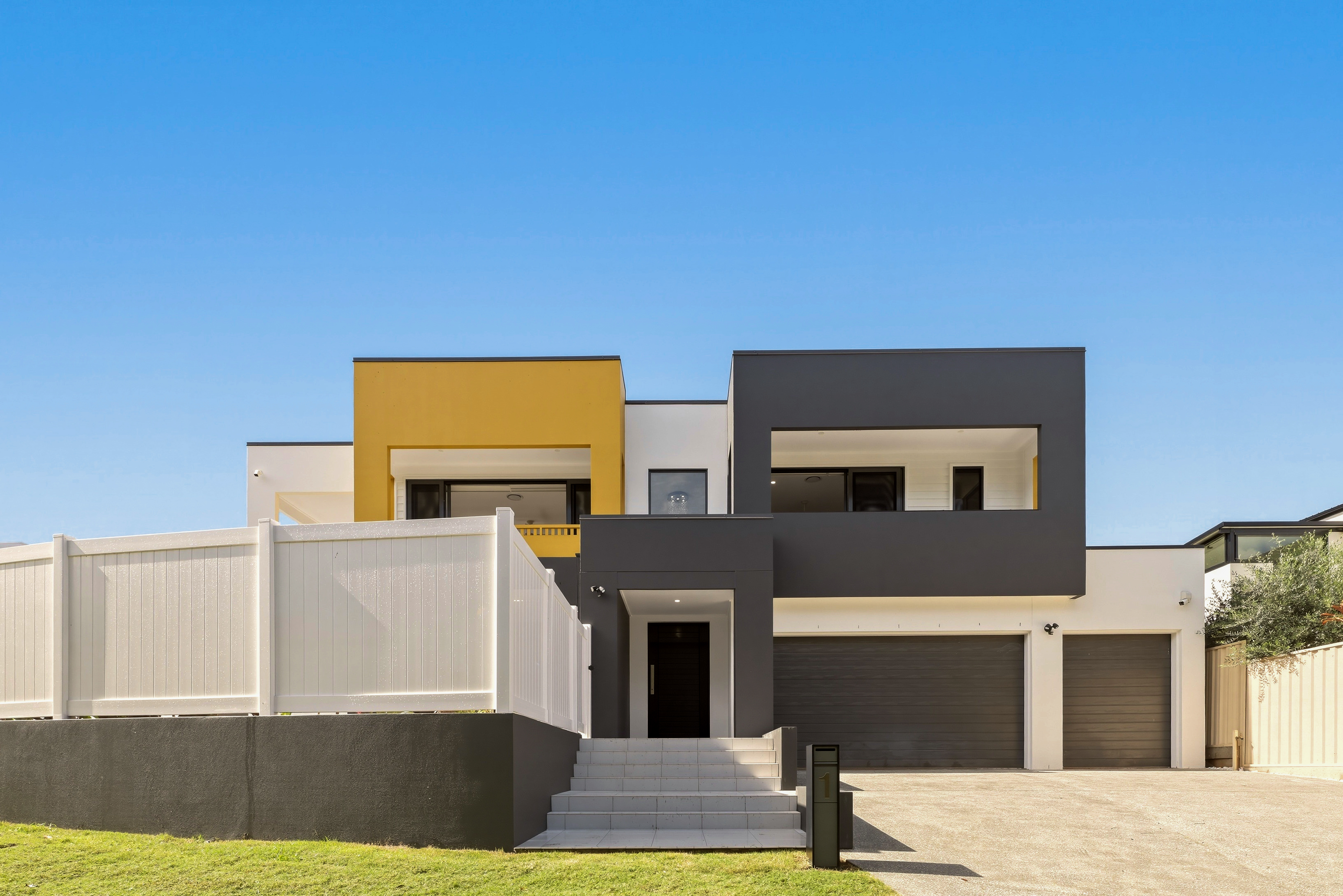 1 Astonbrook Close, Carindale, Carindale - Image 1