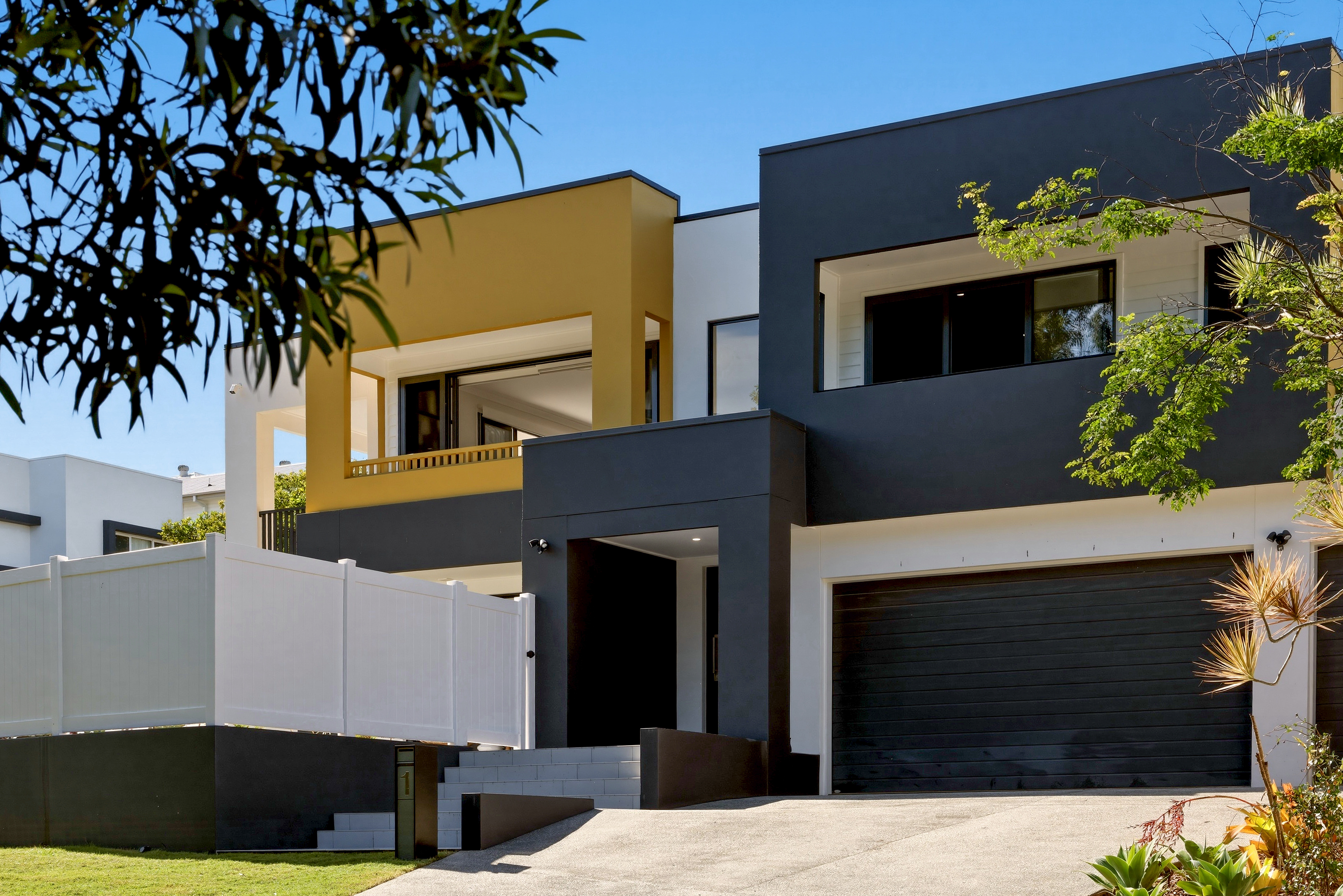 1 Astonbrook Close, Carindale, Carindale - Image 1