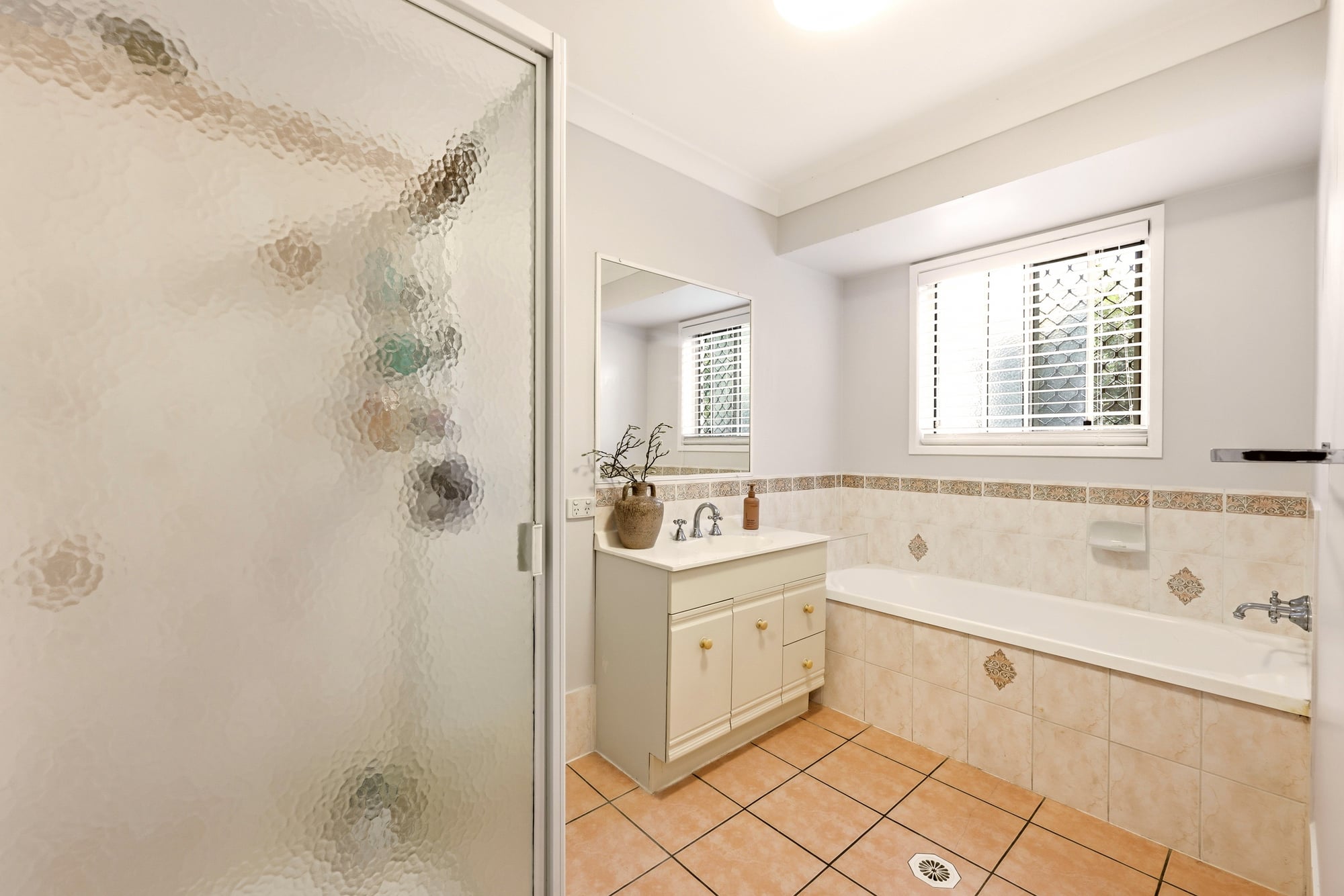 15 Suellen Close, Belmont For Sale by Aurora Property - image 19