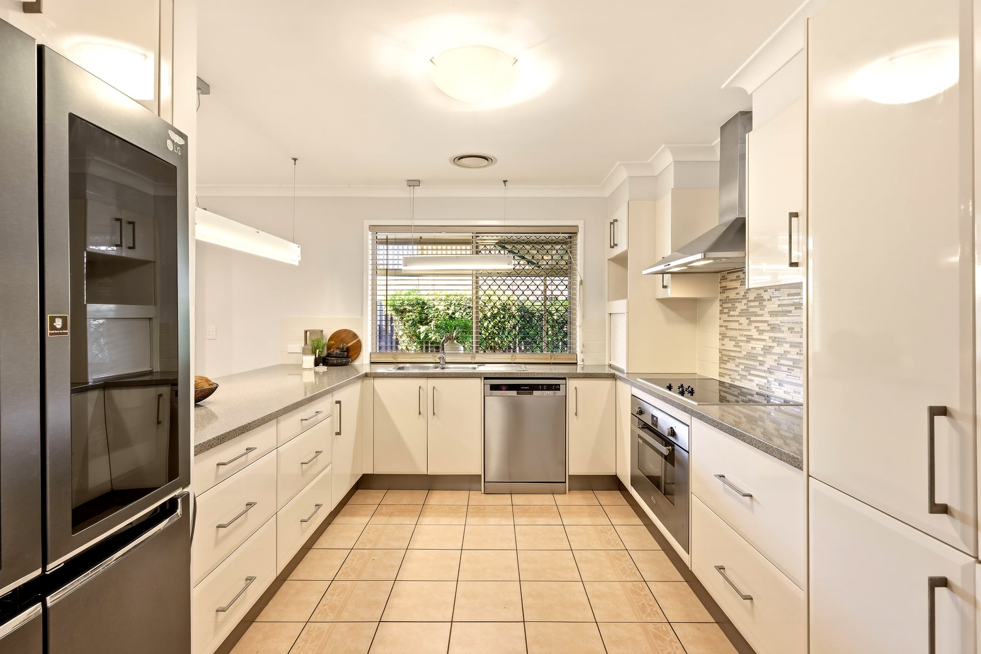 15 Suellen Close, Belmont For Sale by Aurora Property - image 7
