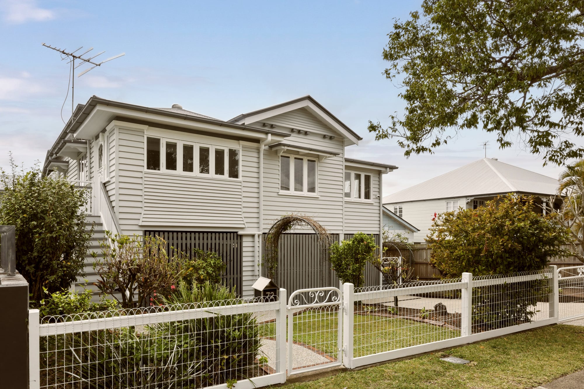 72 Brisbane Street, Bulimba For Sale by Aurora Property
