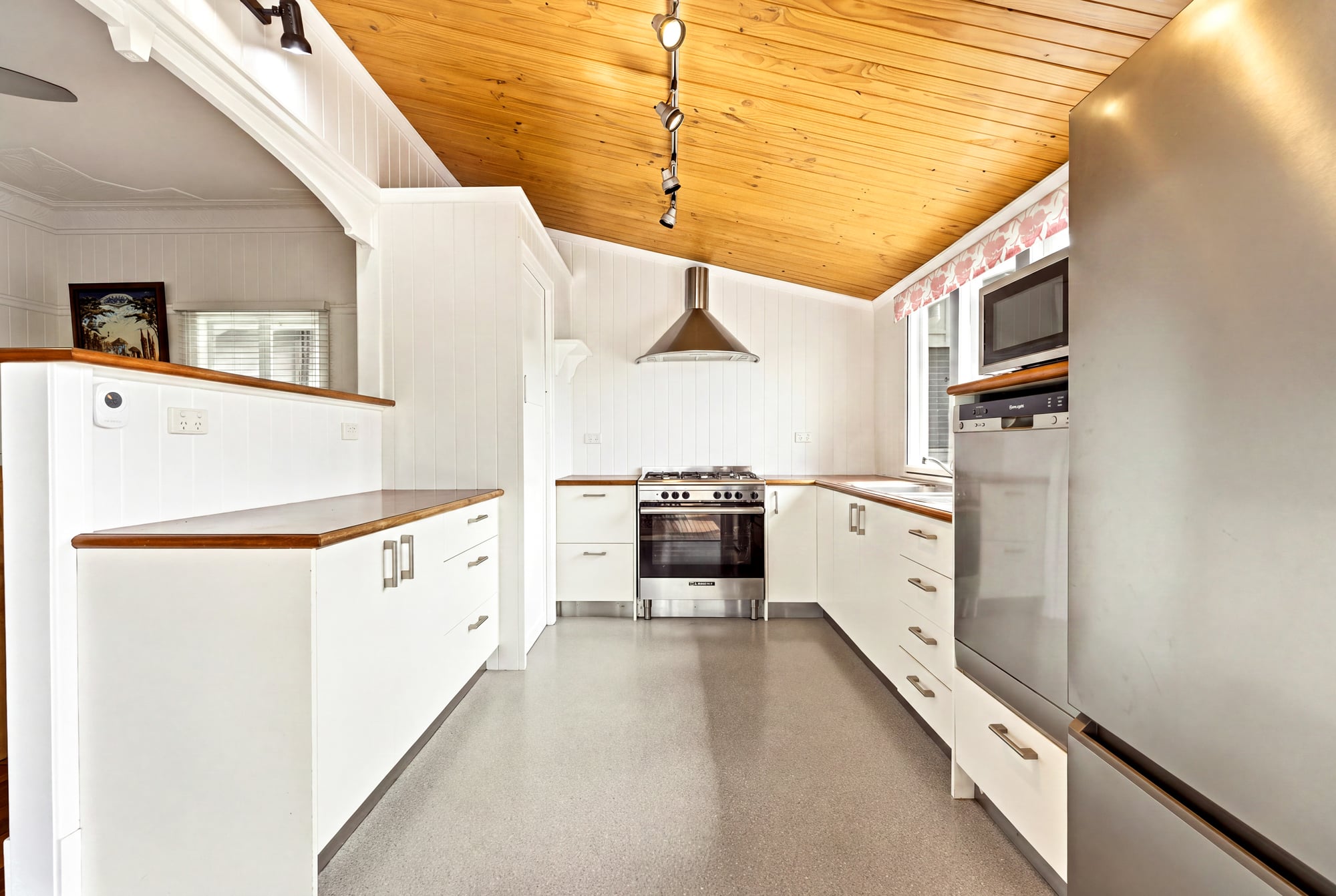 72 Brisbane Street, Bulimba For Sale by Aurora Property - image 6