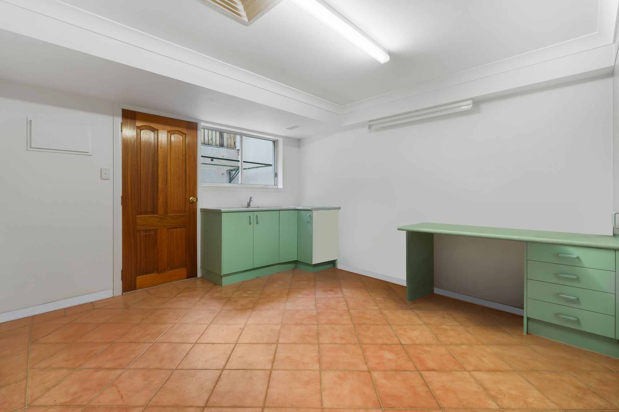 12 Kneale Street, Holland Park West For Sale by Aurora Property - image 14