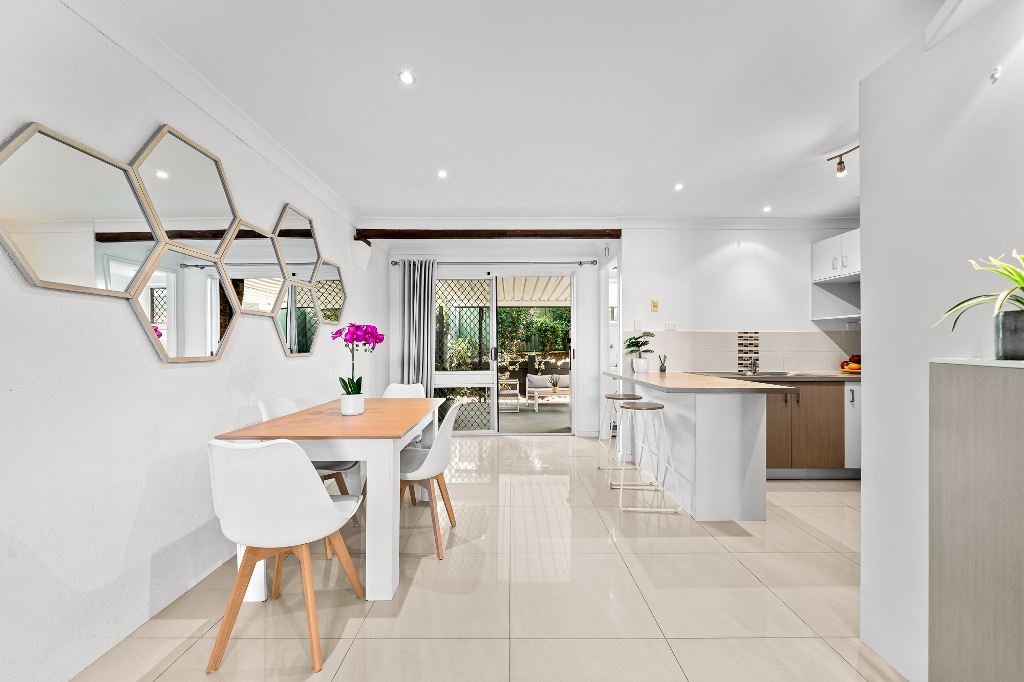 23/18 Magellan Road, Springwood For Sale by Aurora Property
