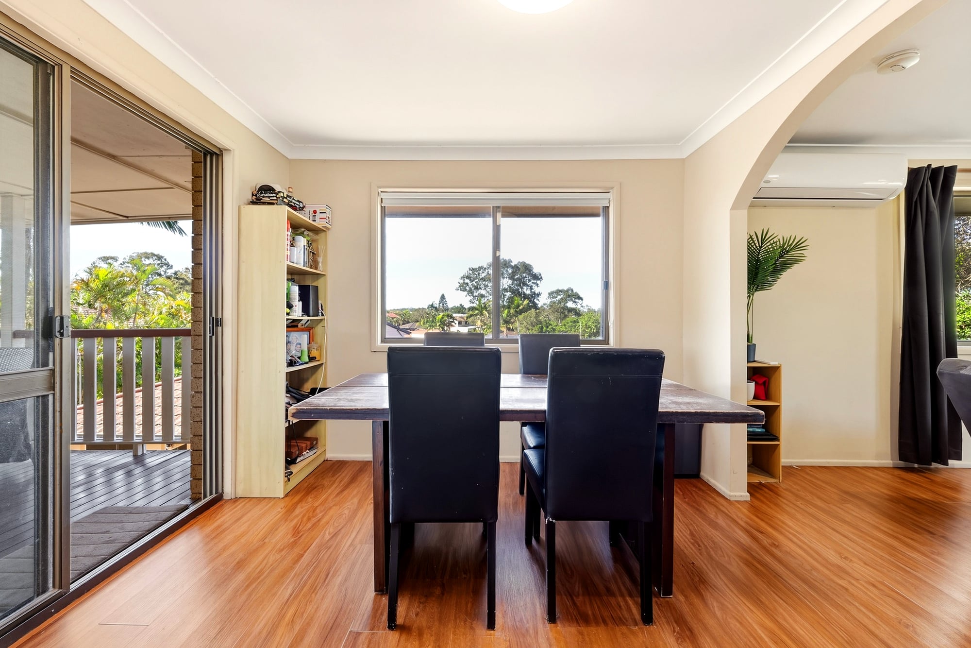 5 Whitecastle Street, Carindale Auction by Aurora Property - image 3