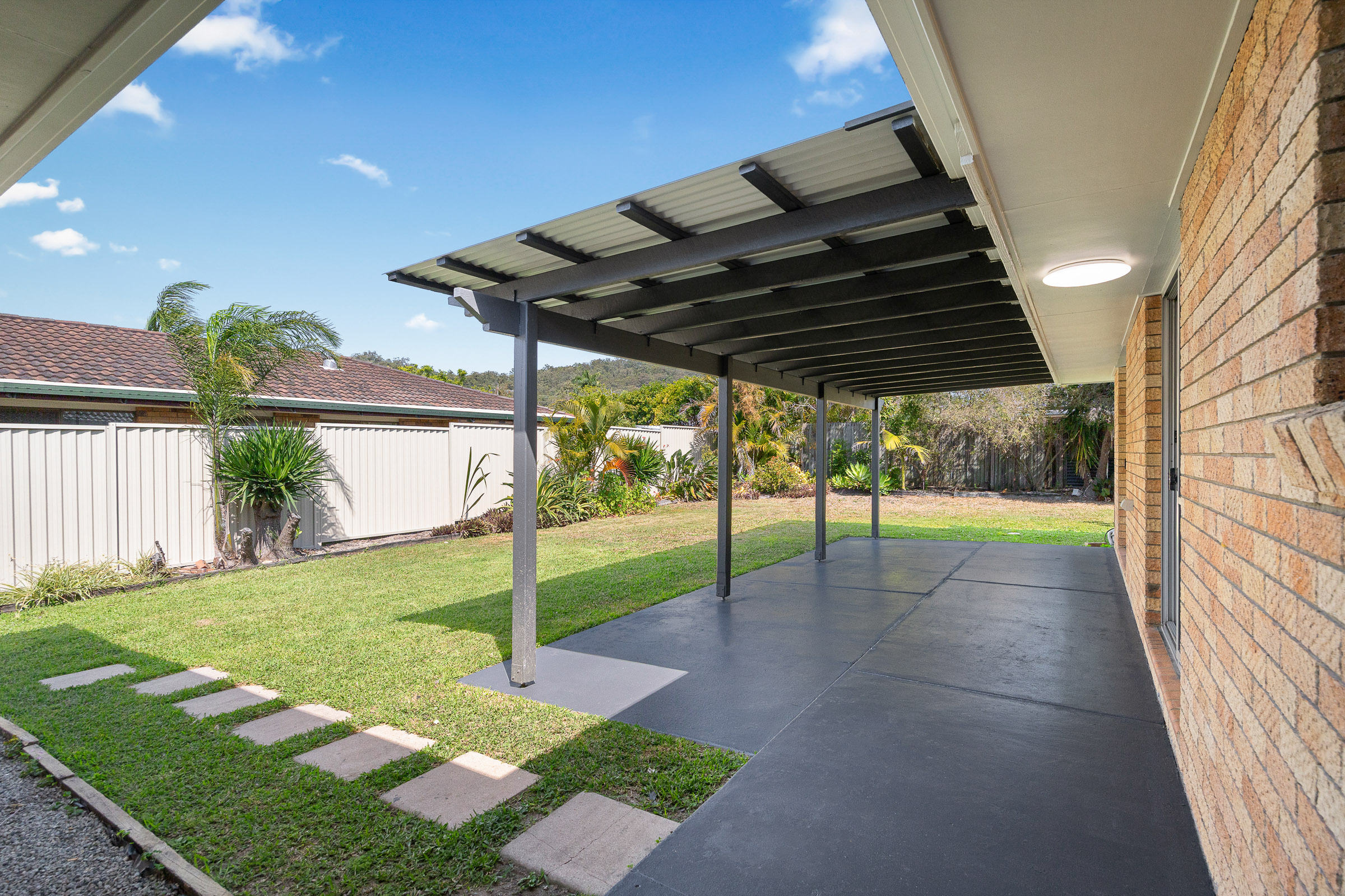 107 Bridgnorth Street, Carindale For Sale by Aurora Property - image 2