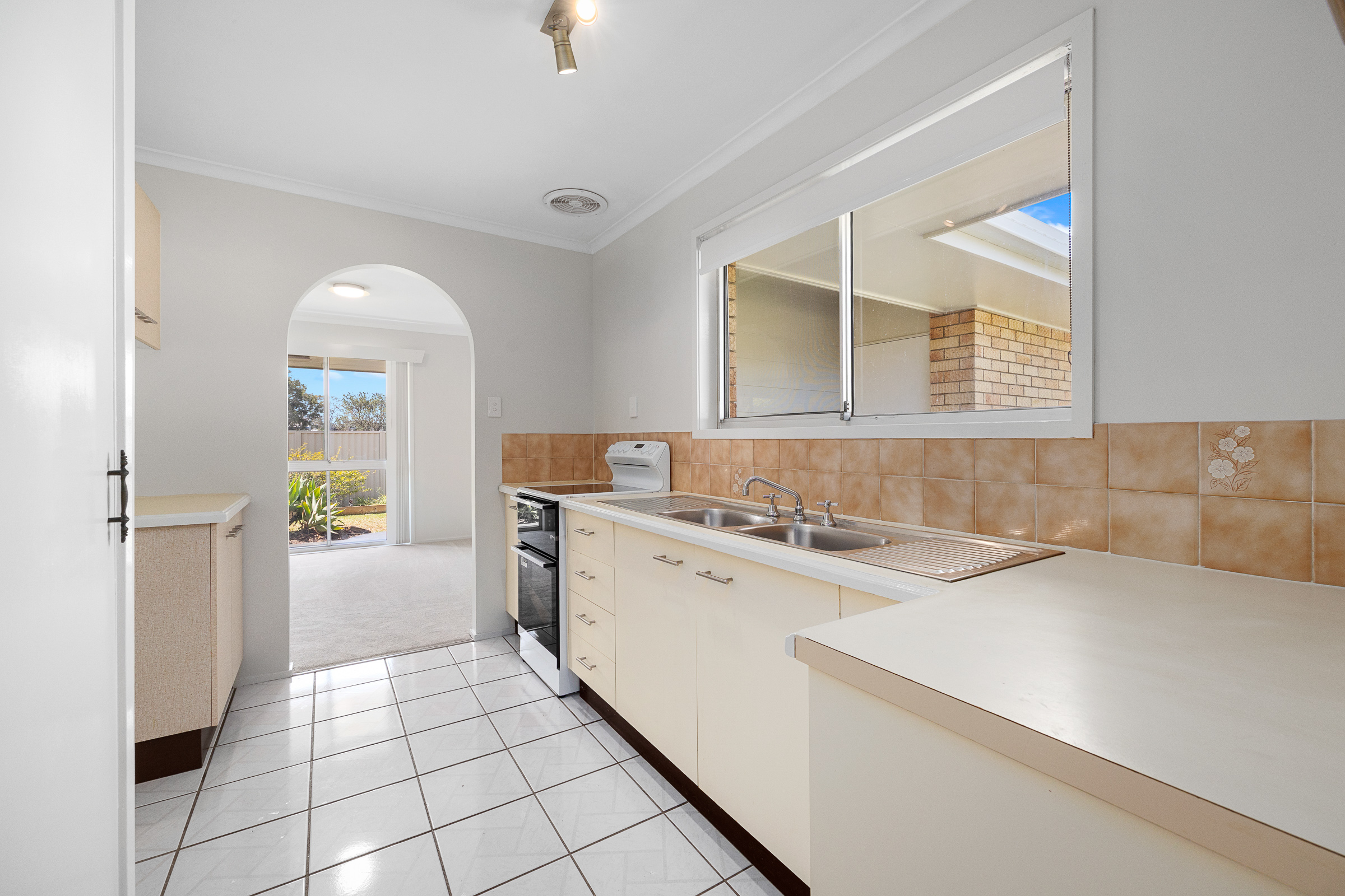 107 Bridgnorth Street, Carindale For Sale by Aurora Property - image 4