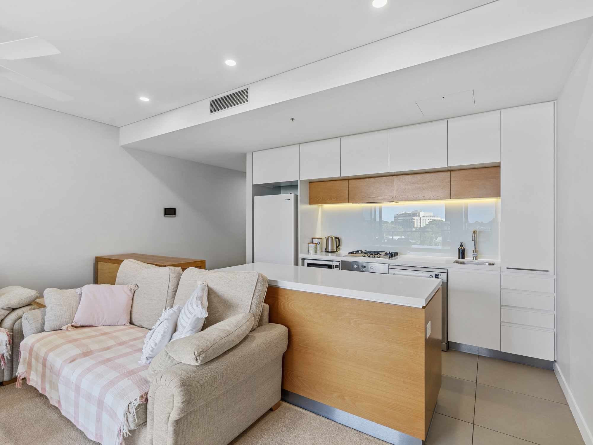 20410/37D Harbour Rd, Hamilton For Sale by Aurora Property - image 4