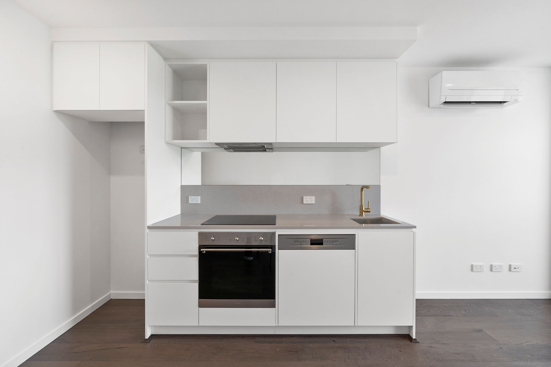 Modern Studio Apartment in Metropol 1