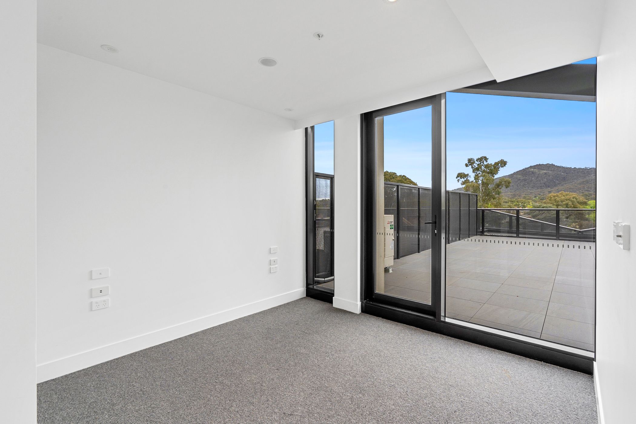 Modern 3 Bedroom Apartment in Metropol 1