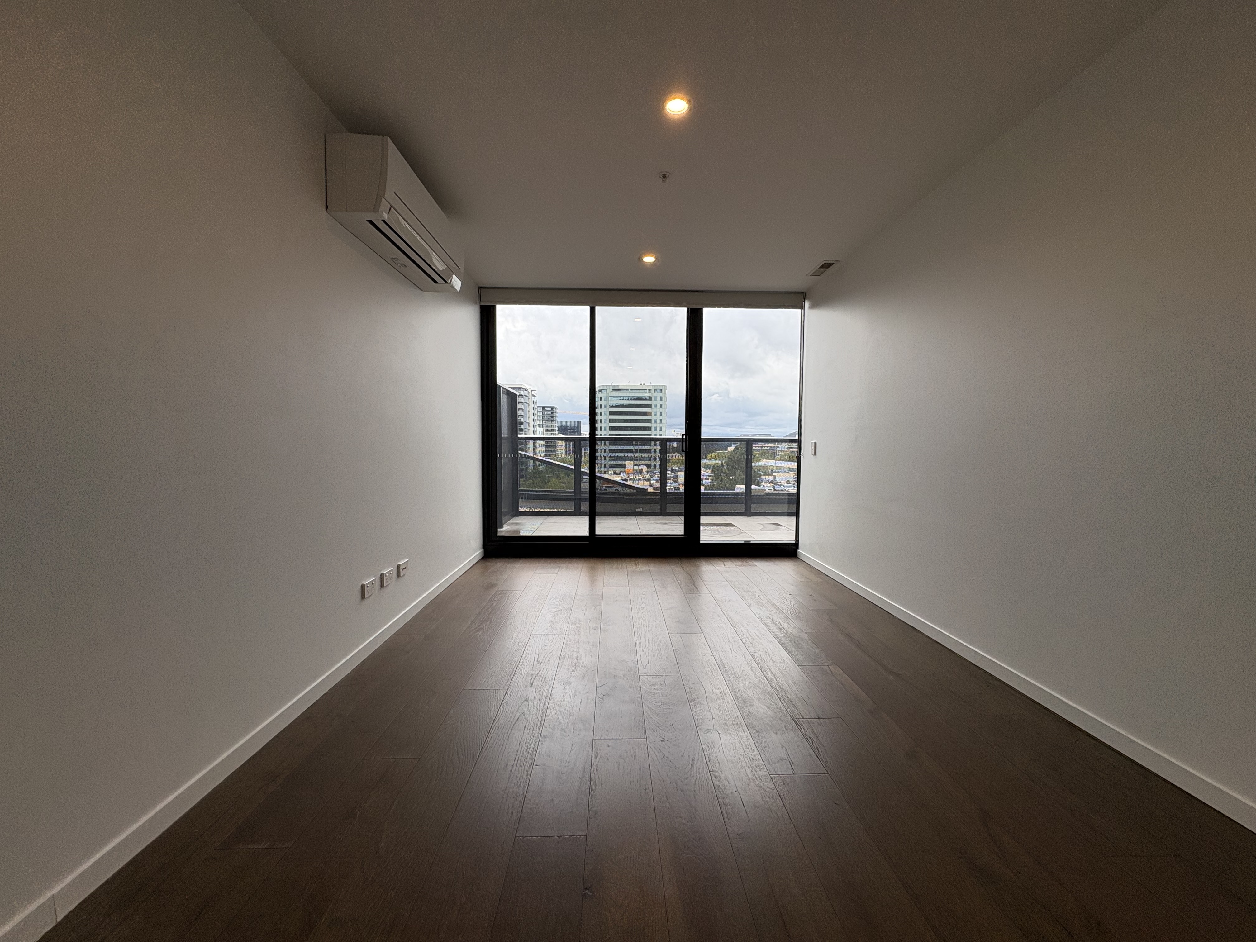 Modern 3 Bedroom Apartment in Metropol 1