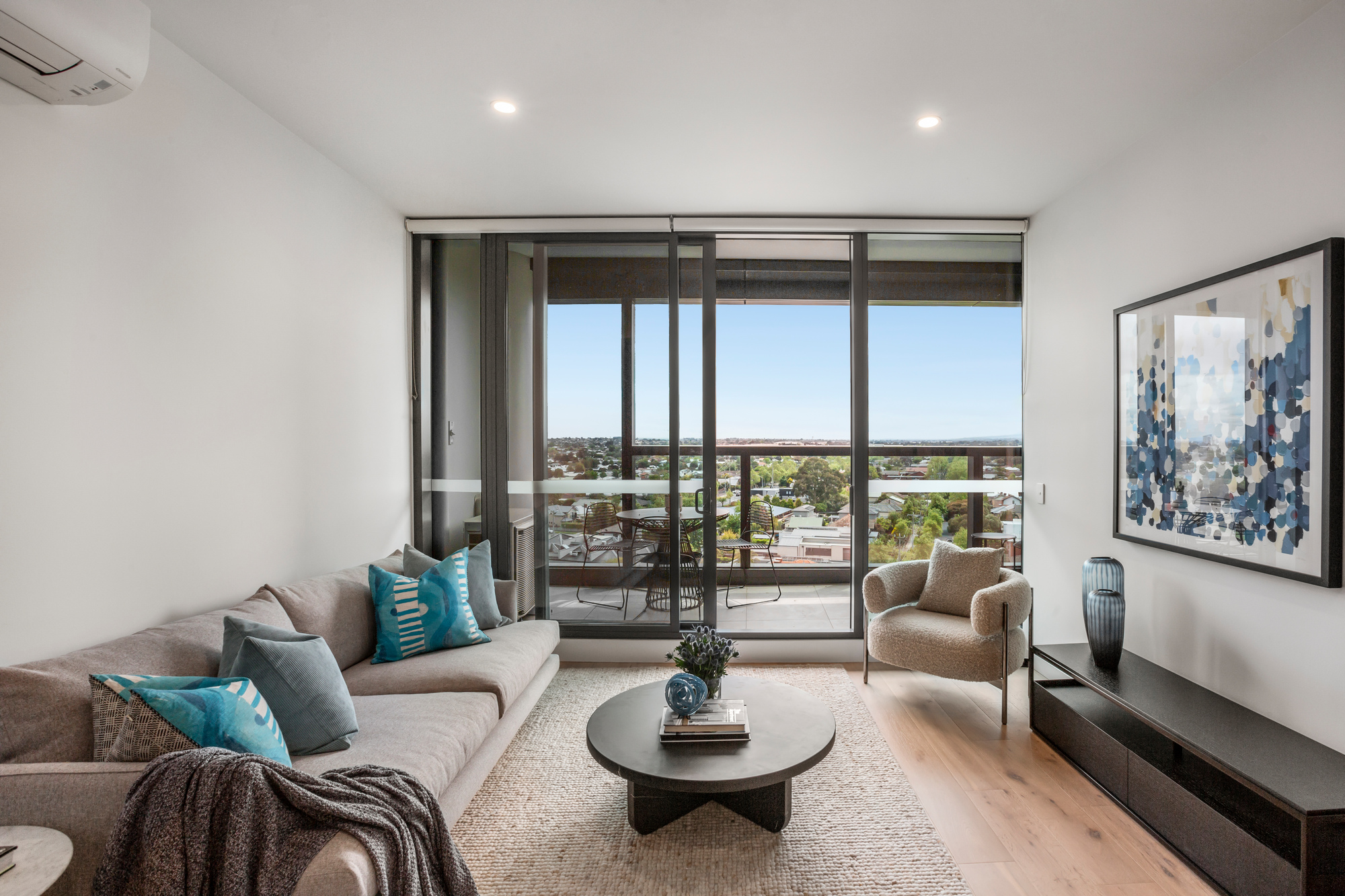 2 Bedroom, 2 bathroom, 1 car space - Your New Home