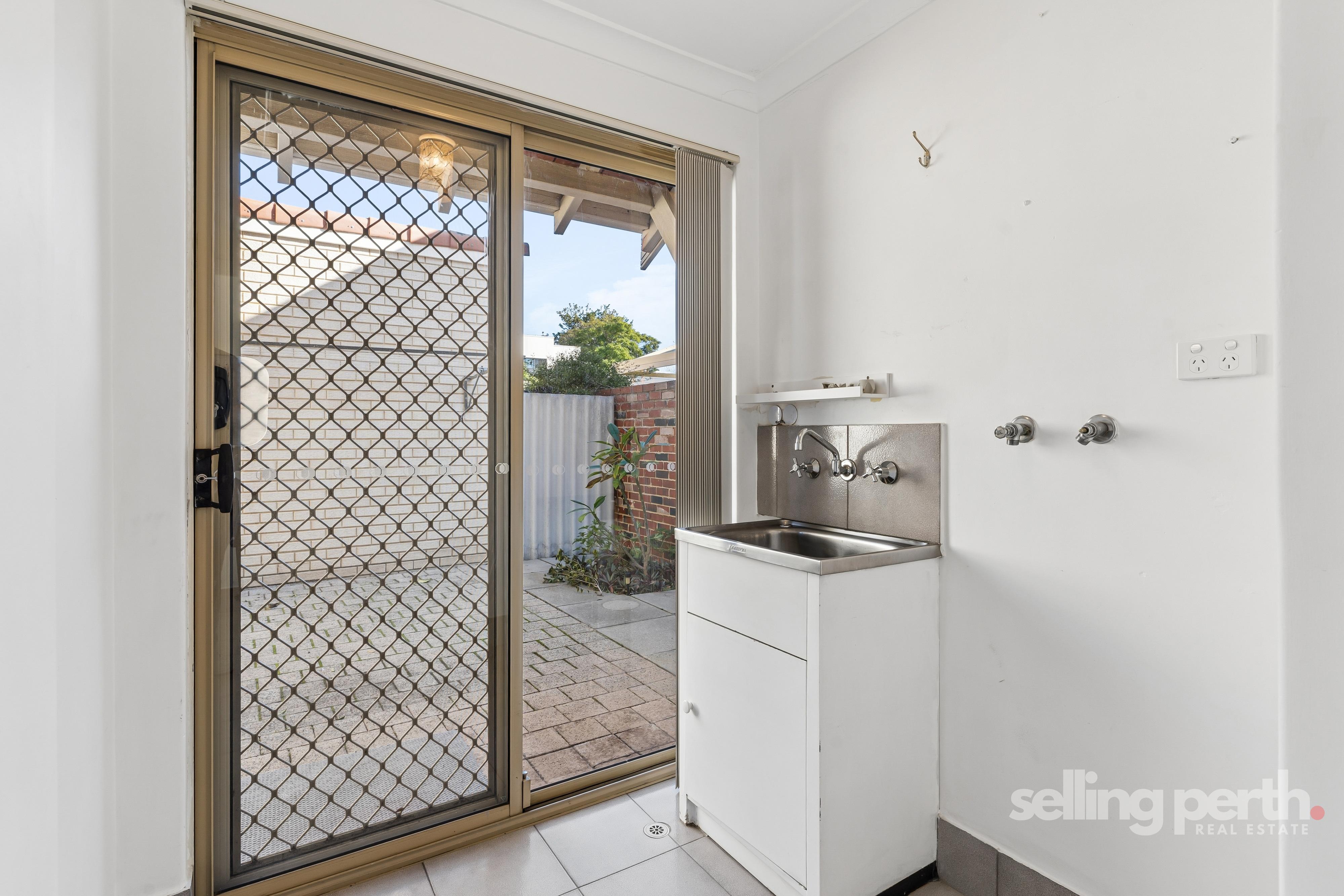 4 / 6 Mary Street, Como
