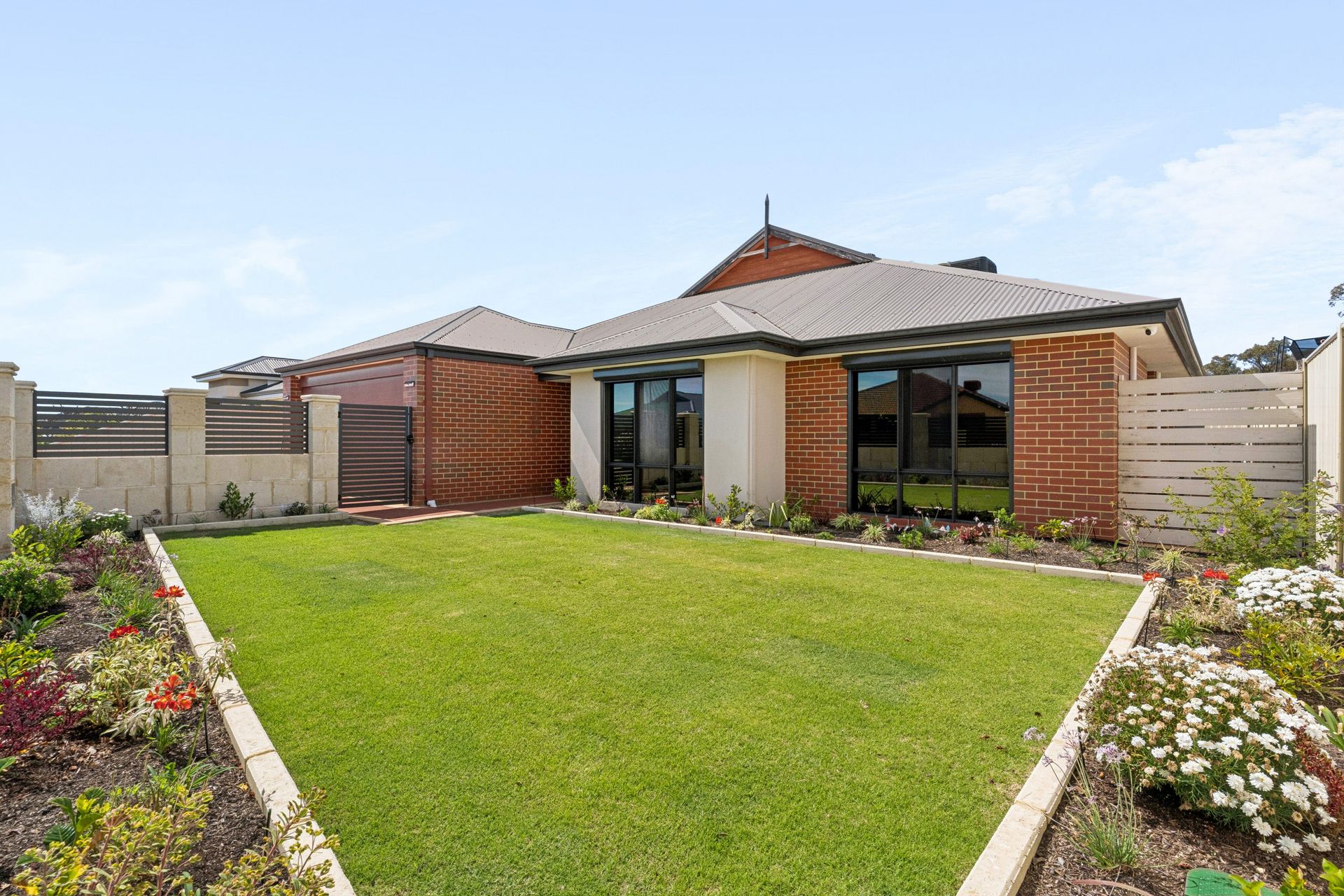 10 Teague Way, Lakelands