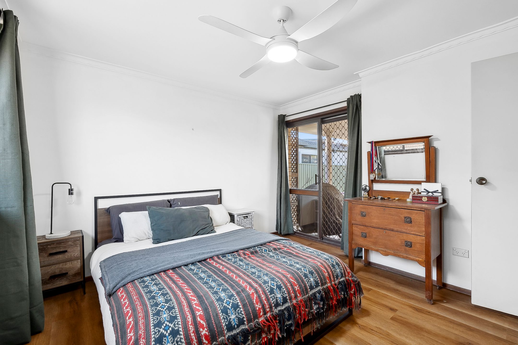 8/3-5 Duet Drive, Mermaid Waters QLD