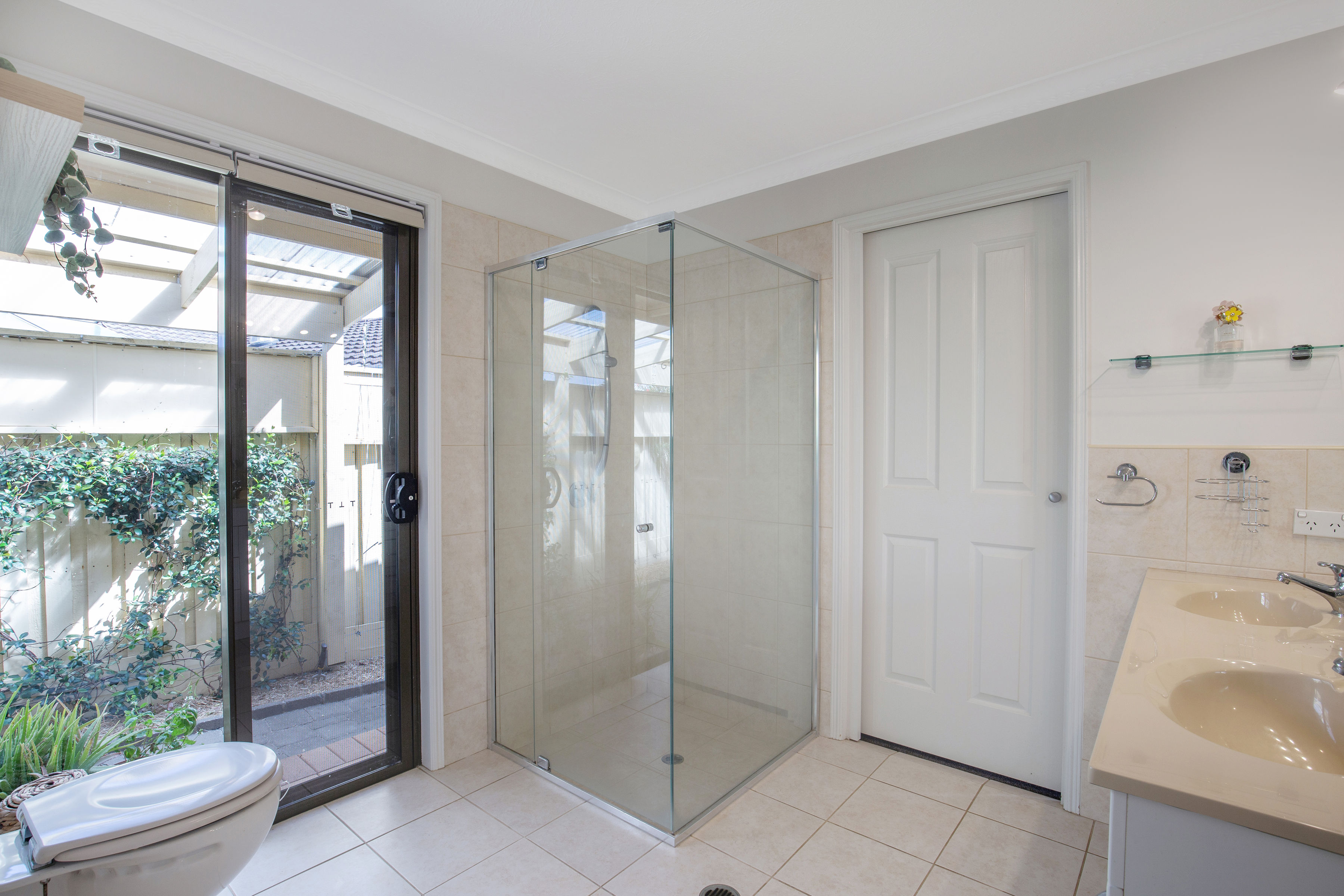 5 Roseville Court, Robina QLD