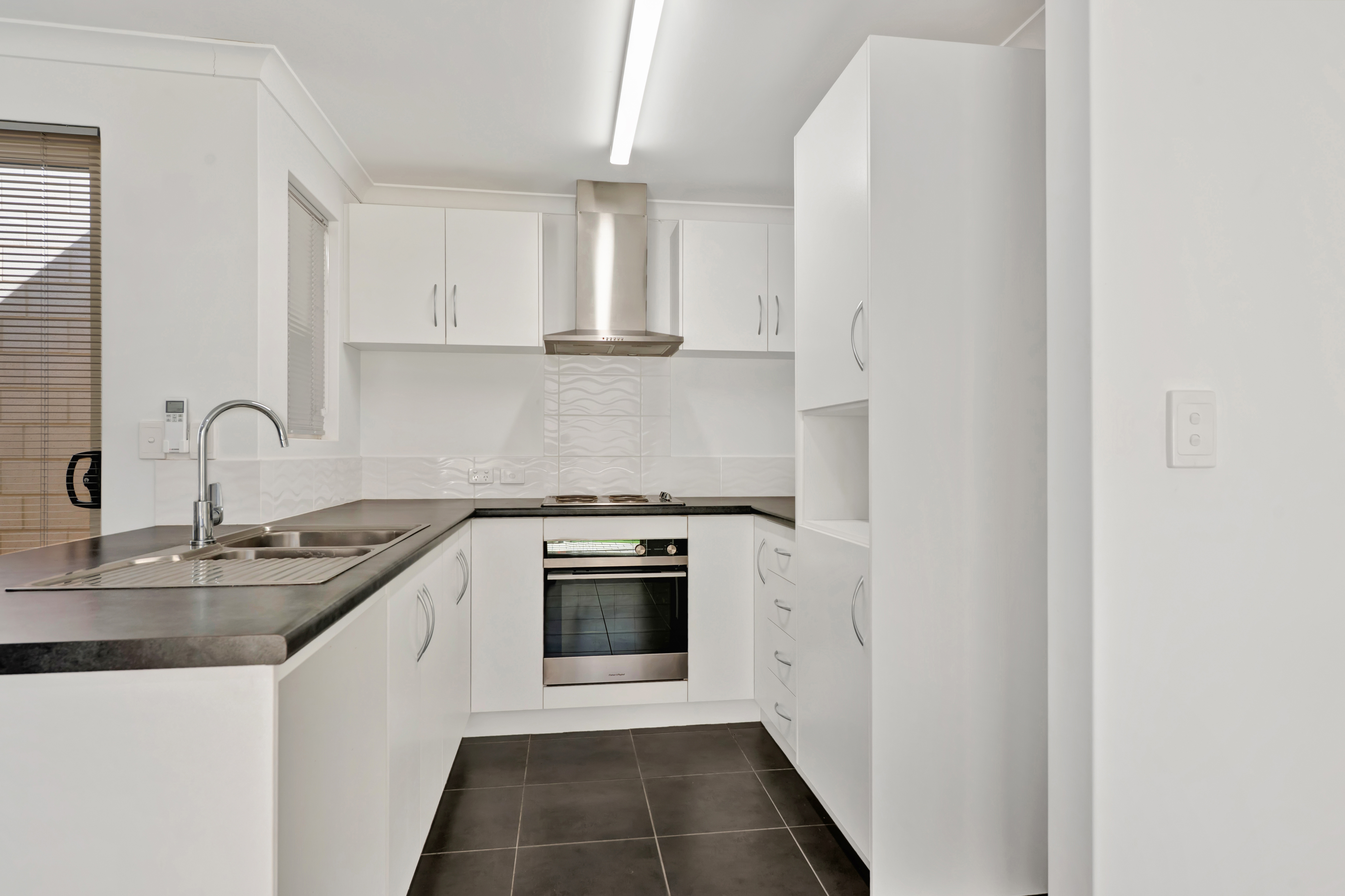 6a/17 Ord Street, BERESFORD WA 6530, Beresford - Thumbnail 3